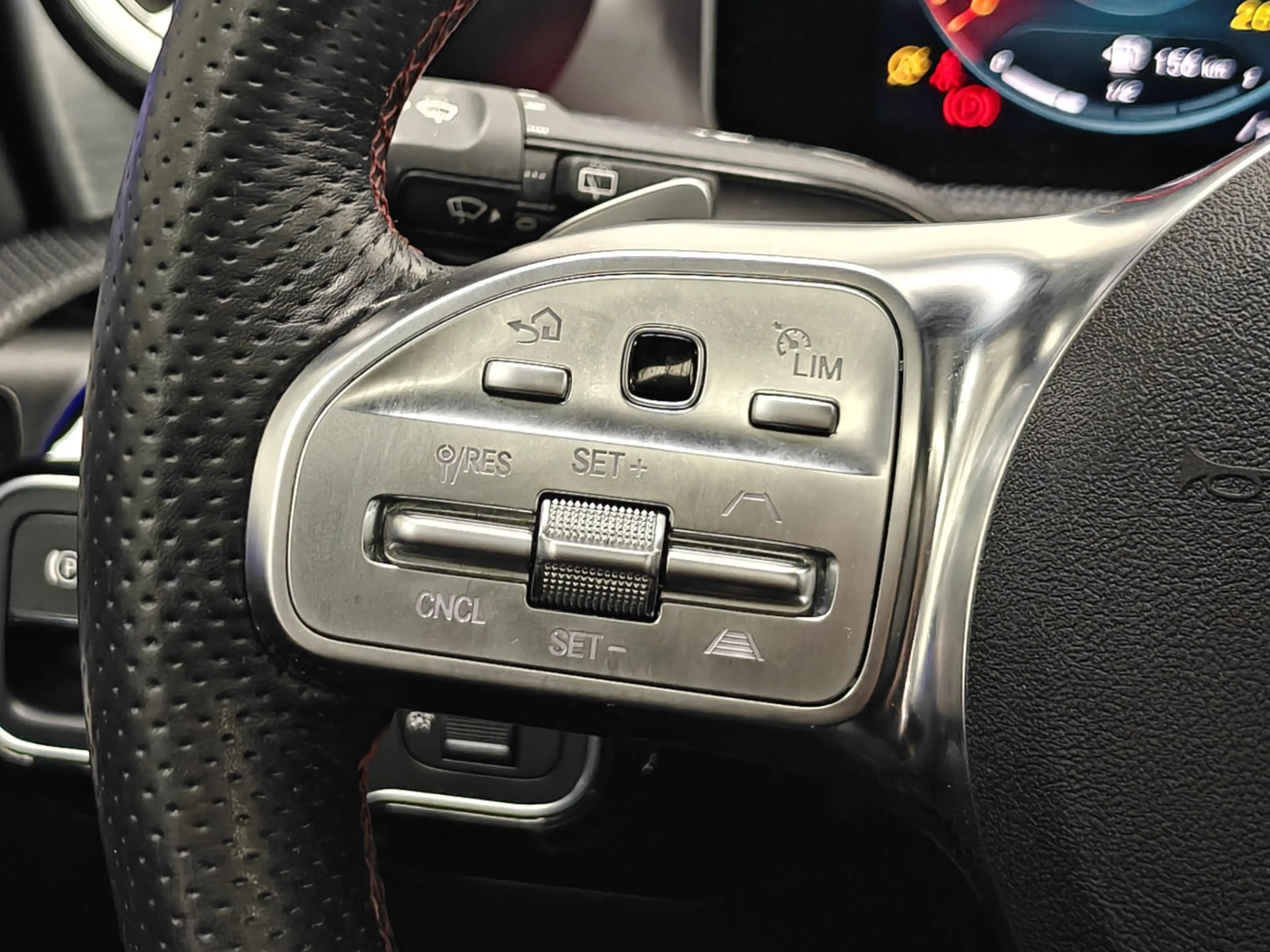 Mercedes-Benz CLA 200 Shooting Brake AMG|Pano|ACC|Trekh|Memory|1e Eigena — photo 12
