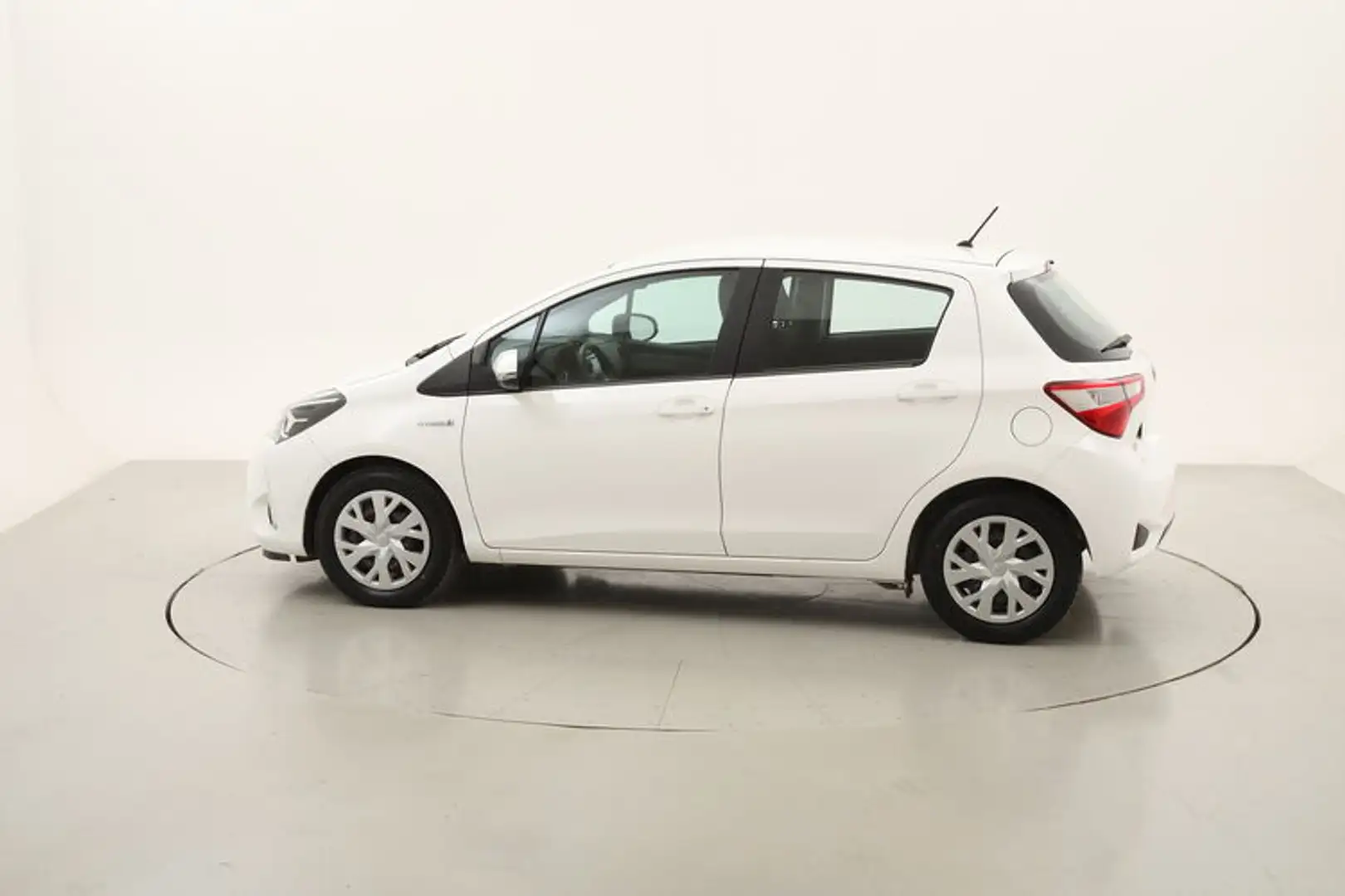 Toyota Yaris Hybrid Business 1.5 Full Hybrid 101CV Bianco - 2