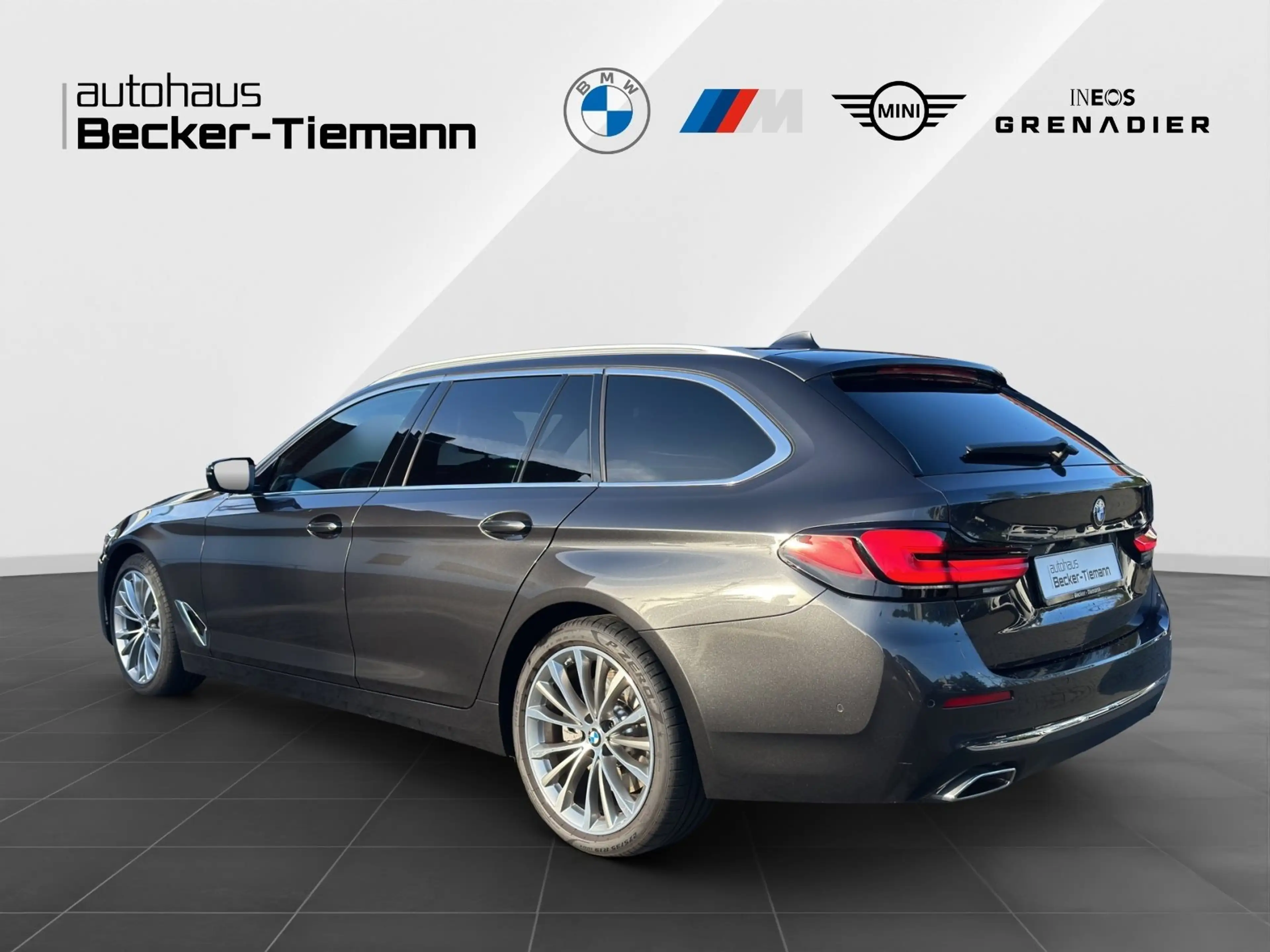 BMW 530 d Touring Luxury Line*19 ZOLL*PANO*HUD*RFK — photo 4