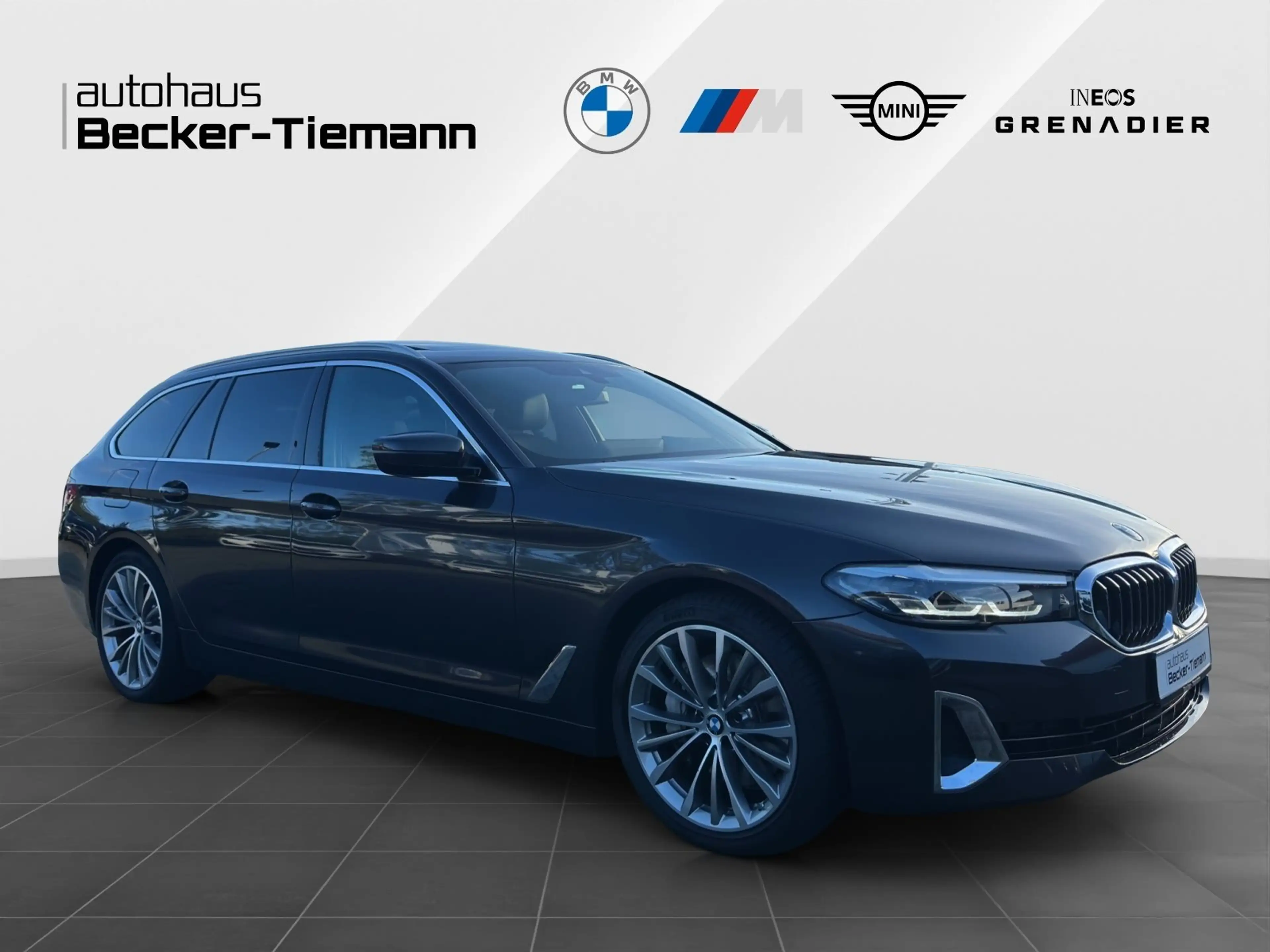 BMW 530 d Touring Luxury Line*19 ZOLL*PANO*HUD*RFK — photo 7