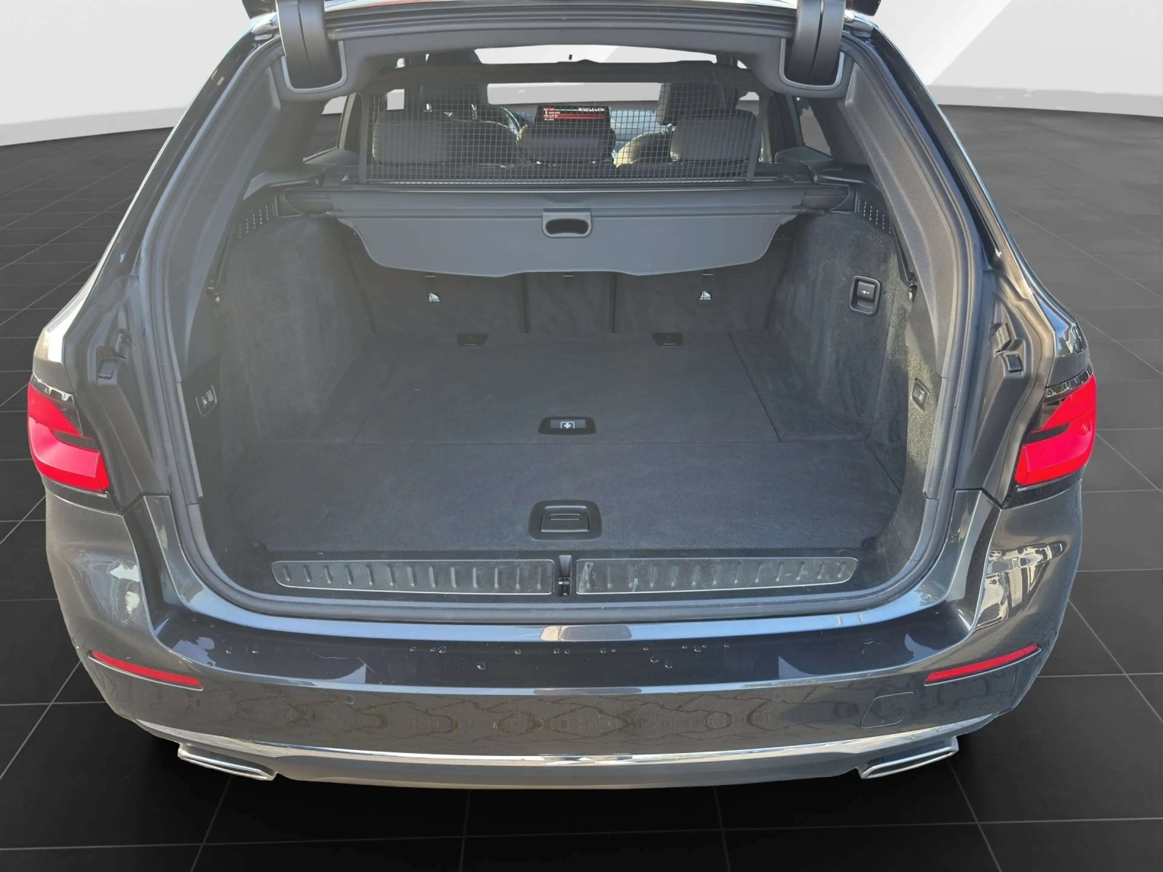 BMW 530 d Touring Luxury Line*19 ZOLL*PANO*HUD*RFK — photo 14