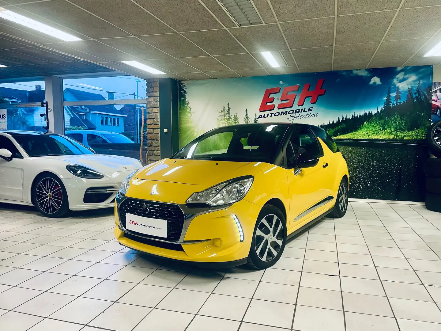 DS Automobiles DS 3 1.2 SoChic 1erPropr/AIRCO/GARANTIE 12MOIS Jaune - 1