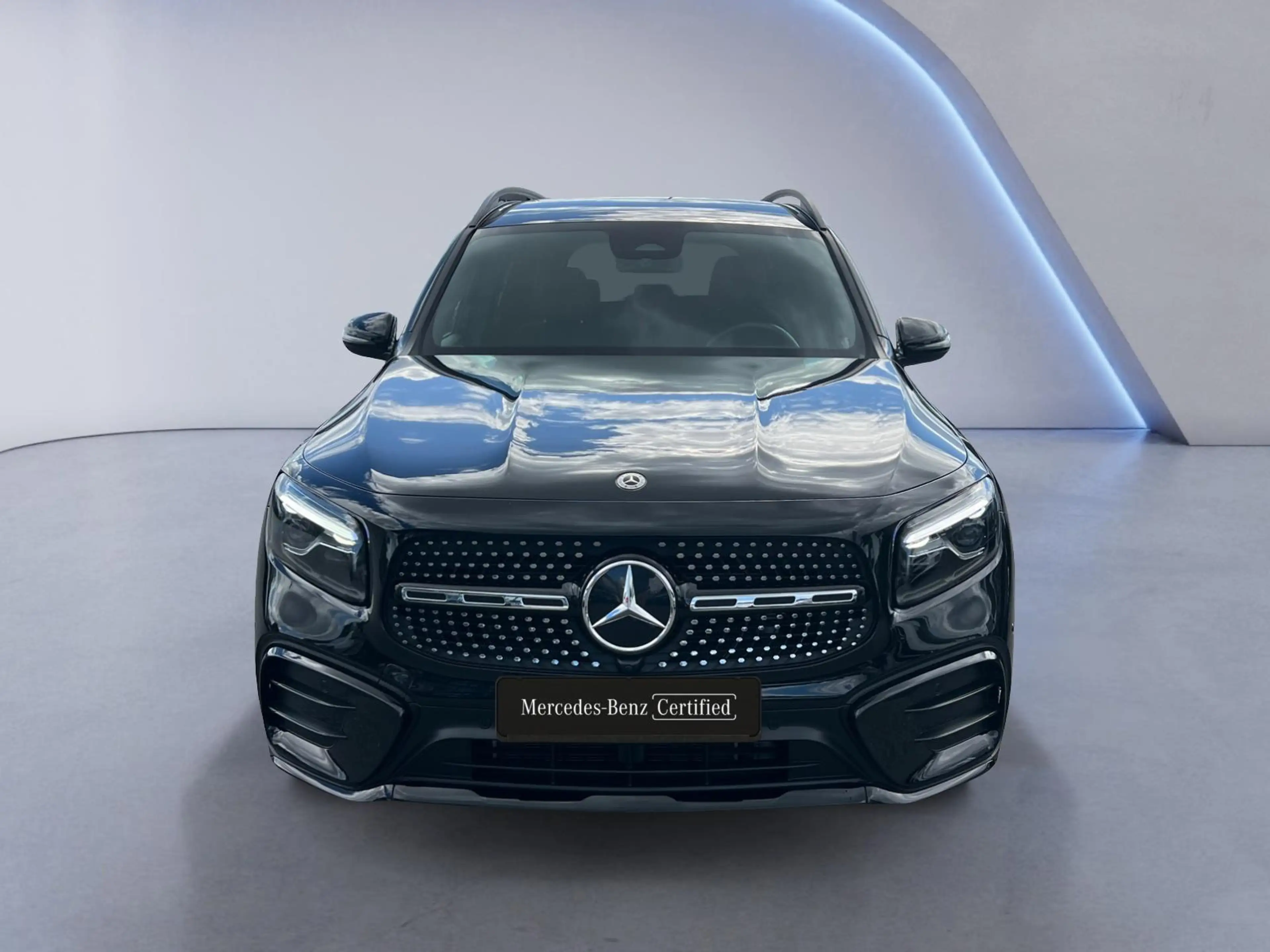Mercedes-Benz GLB 200 AMG Line — photo 9