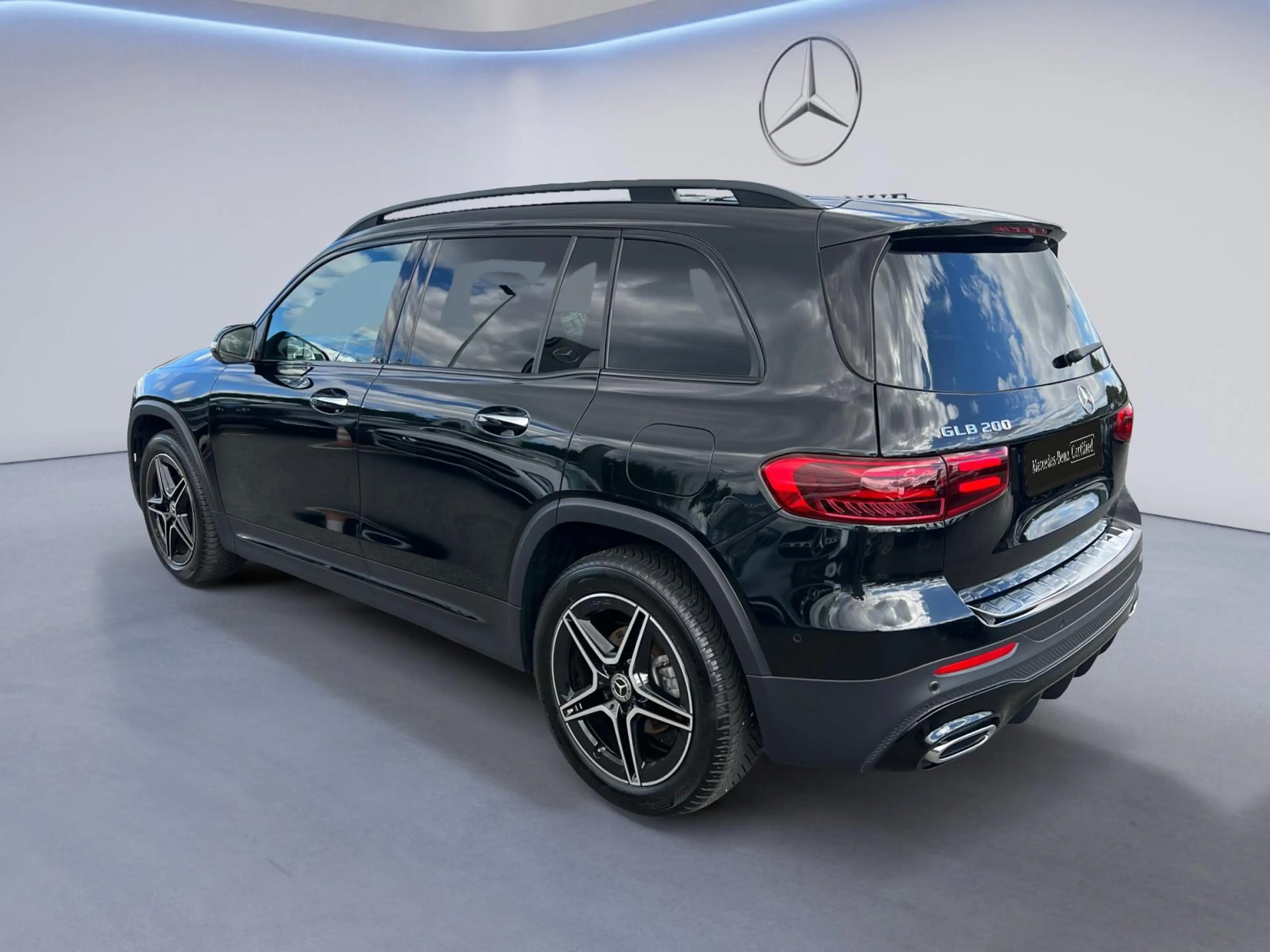 Mercedes-Benz GLB 200 AMG Line — photo 4
