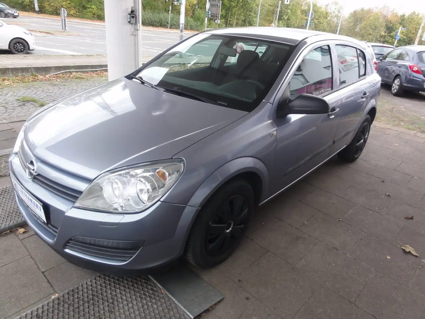 Opel Astra Basis Grau - 2