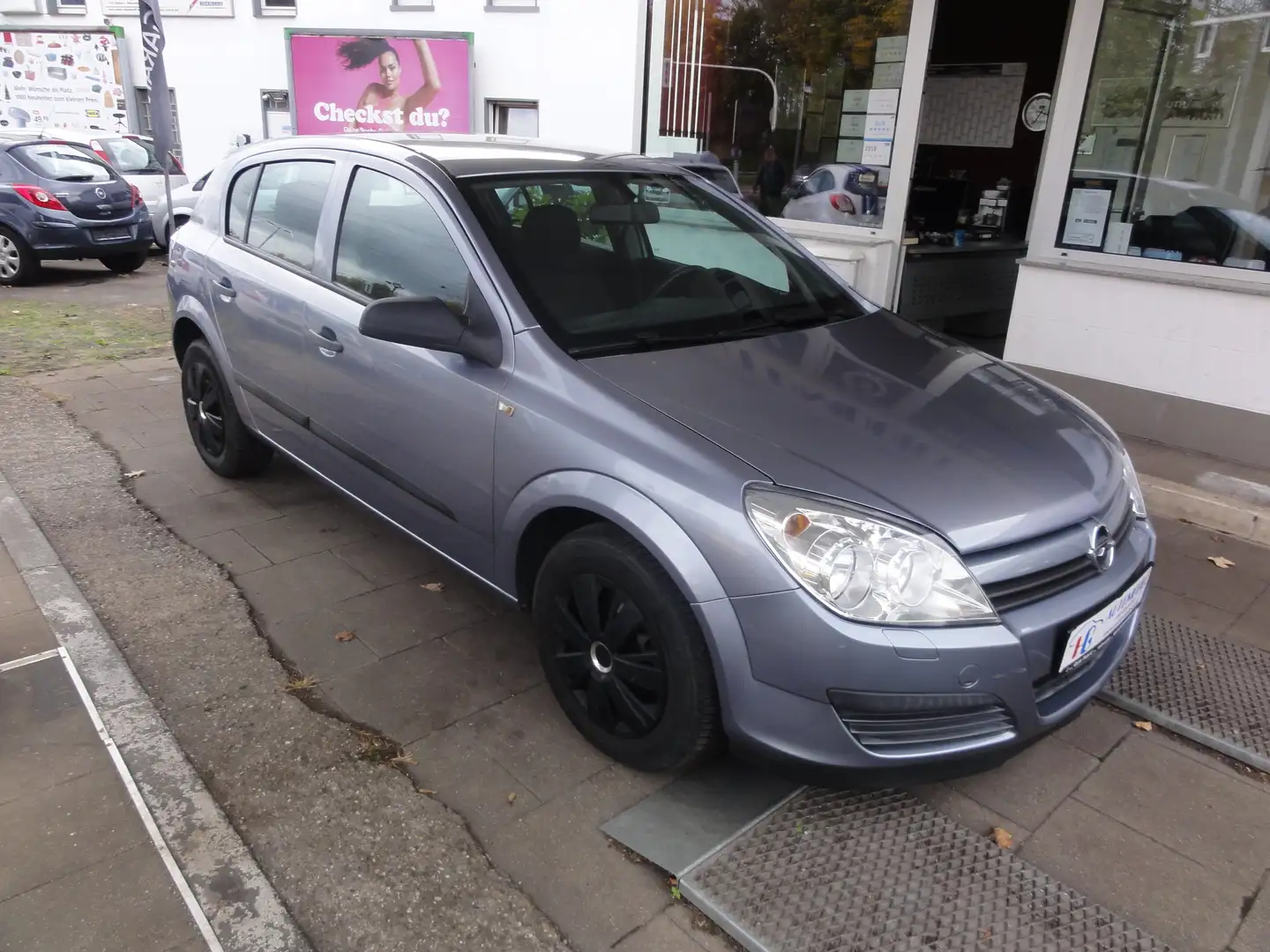 Opel Astra Basis Grau - 1