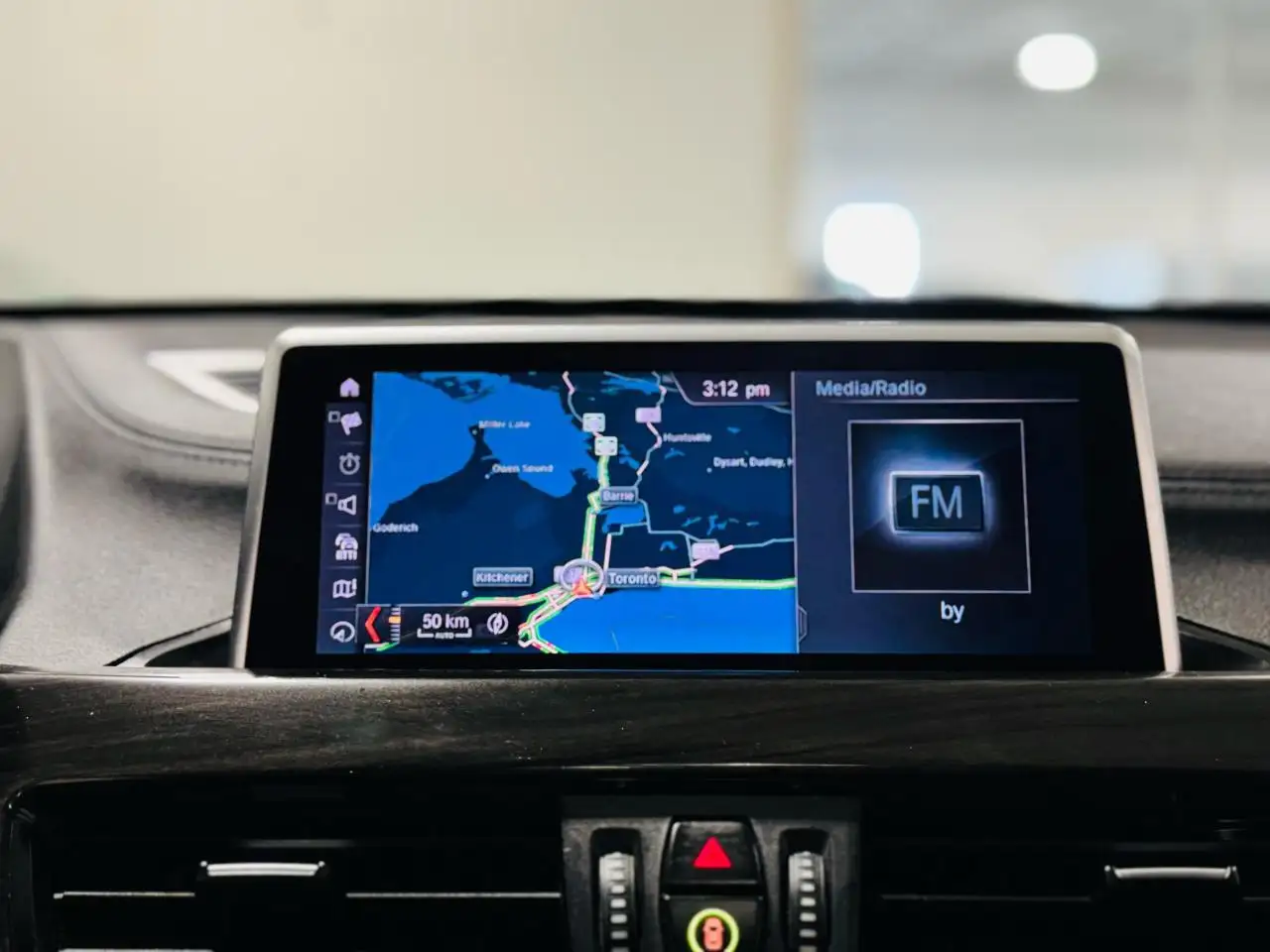 BMW X1 снимка BMW X1