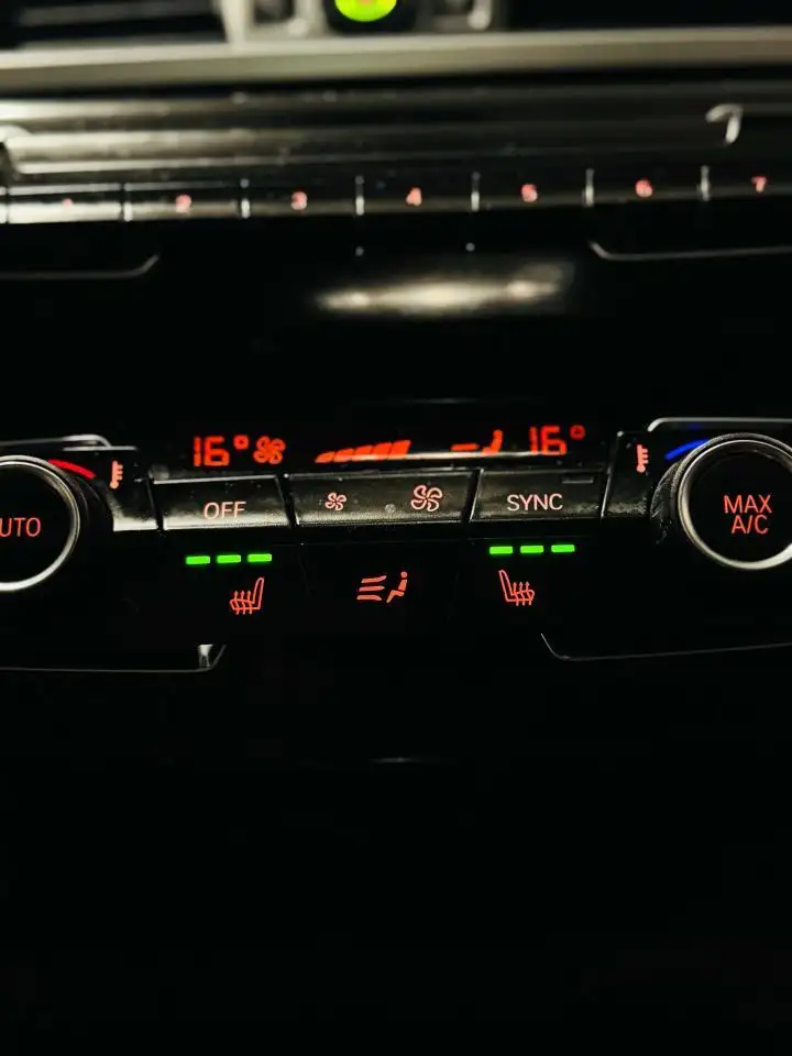 BMW X1 снимка BMW X1