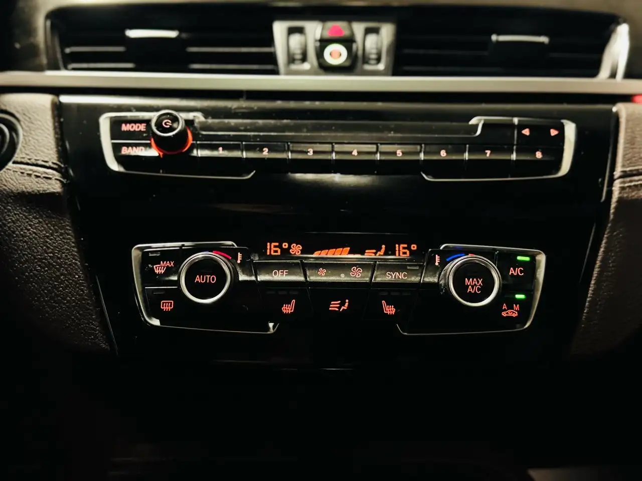 BMW X1 снимка BMW X1
