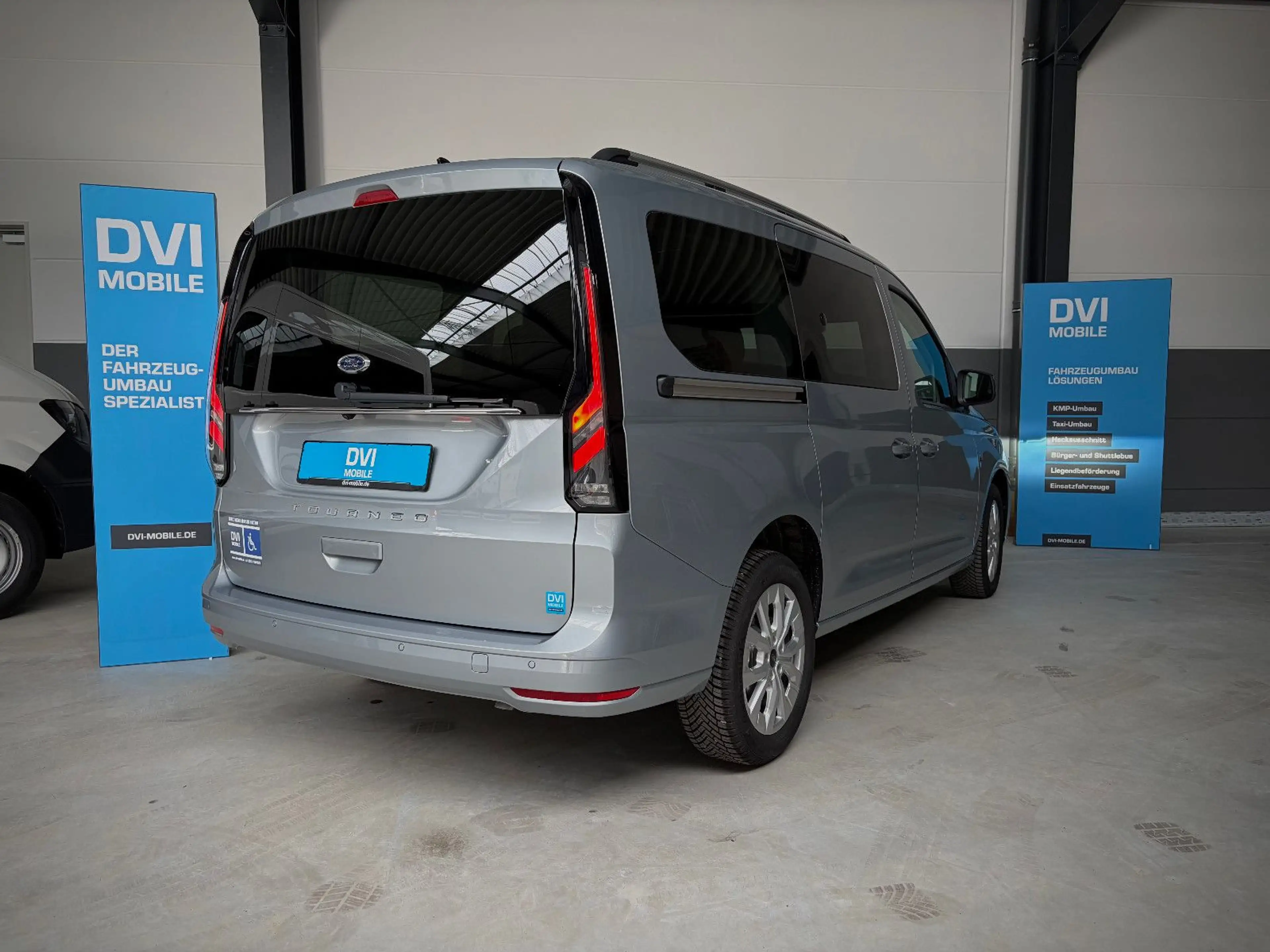 Ford Grand Tourneo Behindertengerecht Rollstuhlrampe — photo 3