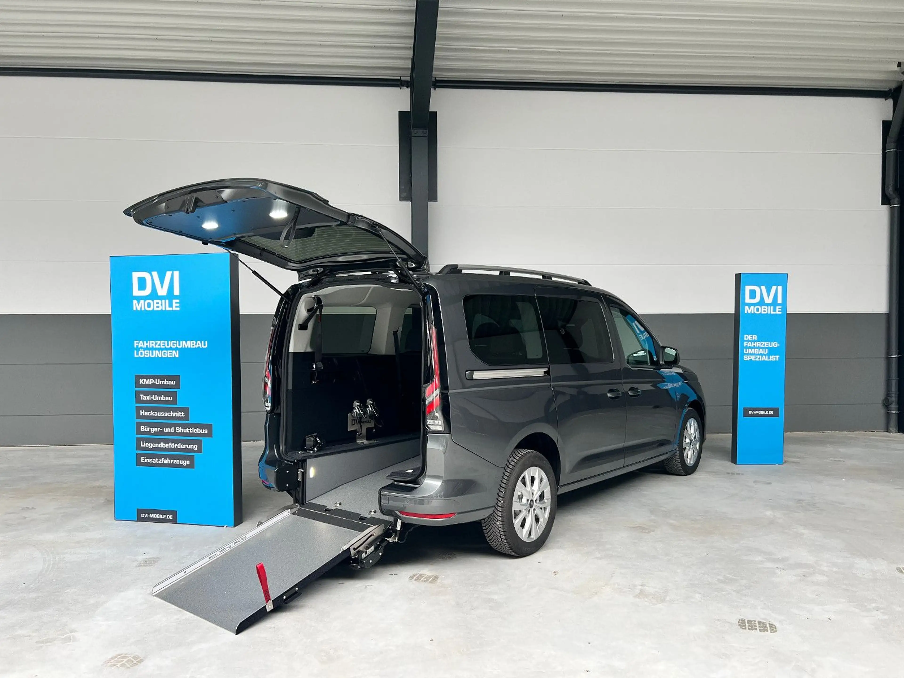 Ford Grand Tourneo Behindertengerecht Rollstuhlrampe — photo 5