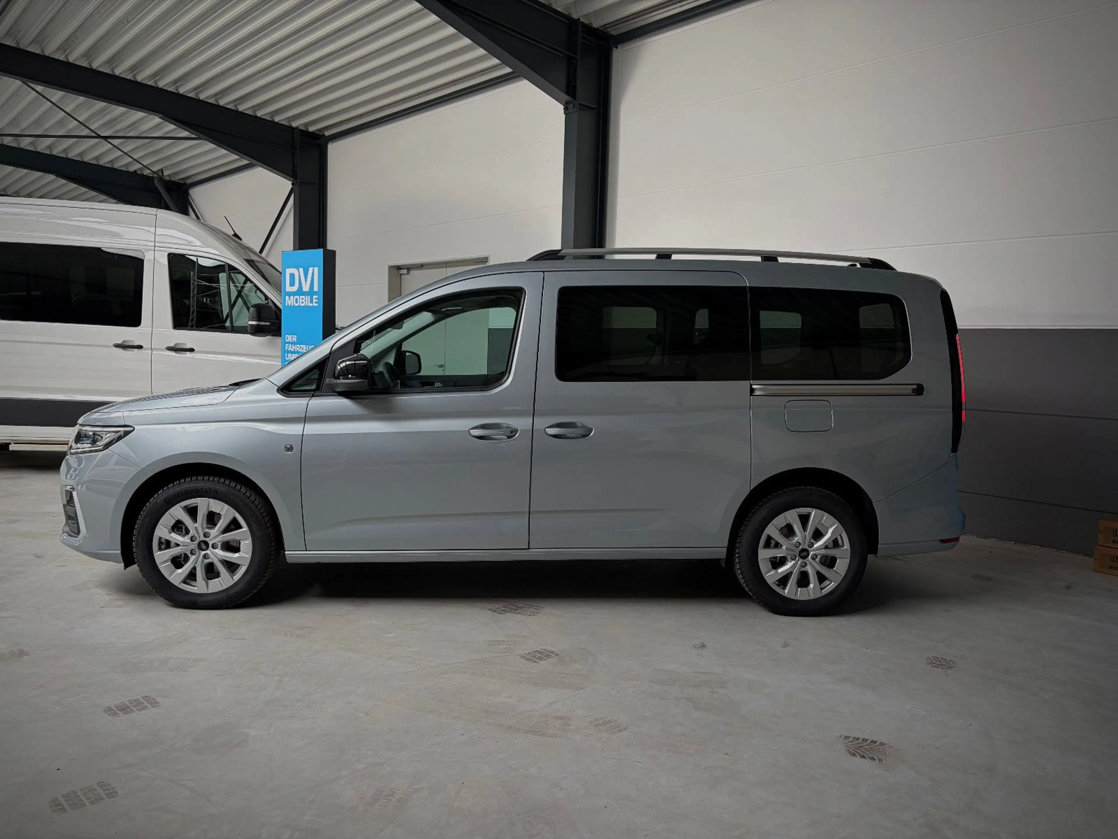 Ford Grand Tourneo Behindertengerecht Rollstuhlrampe — photo 4