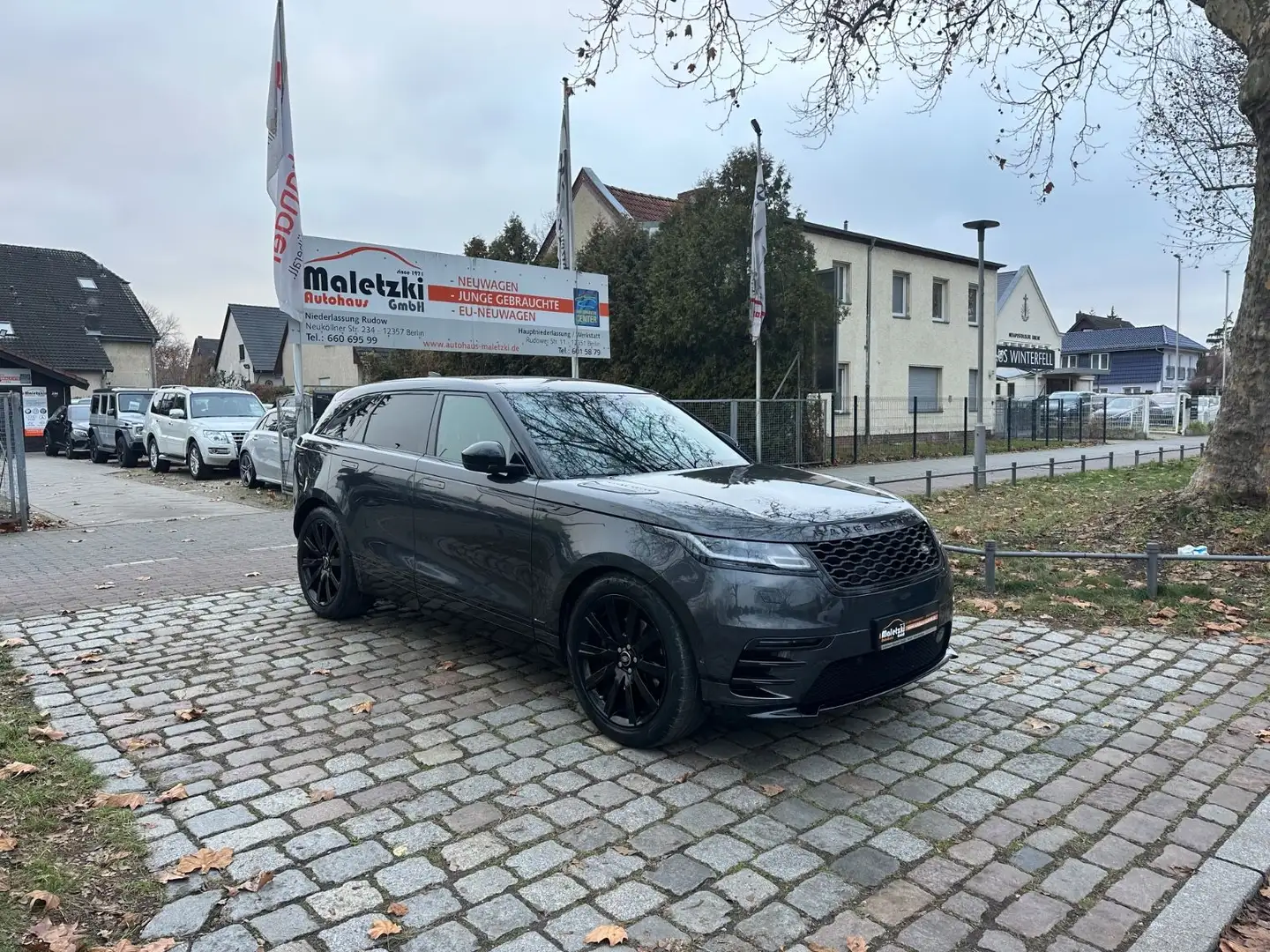Land Rover Range Rover Velar 3.0  R-Dynamic S*Lenk.Hz*Kam* Šedá - 1