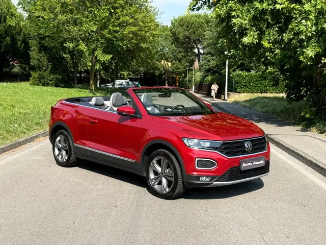 Volkswagen T-Roc view 13