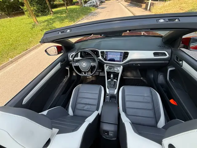 Volkswagen T-Roc view 8
