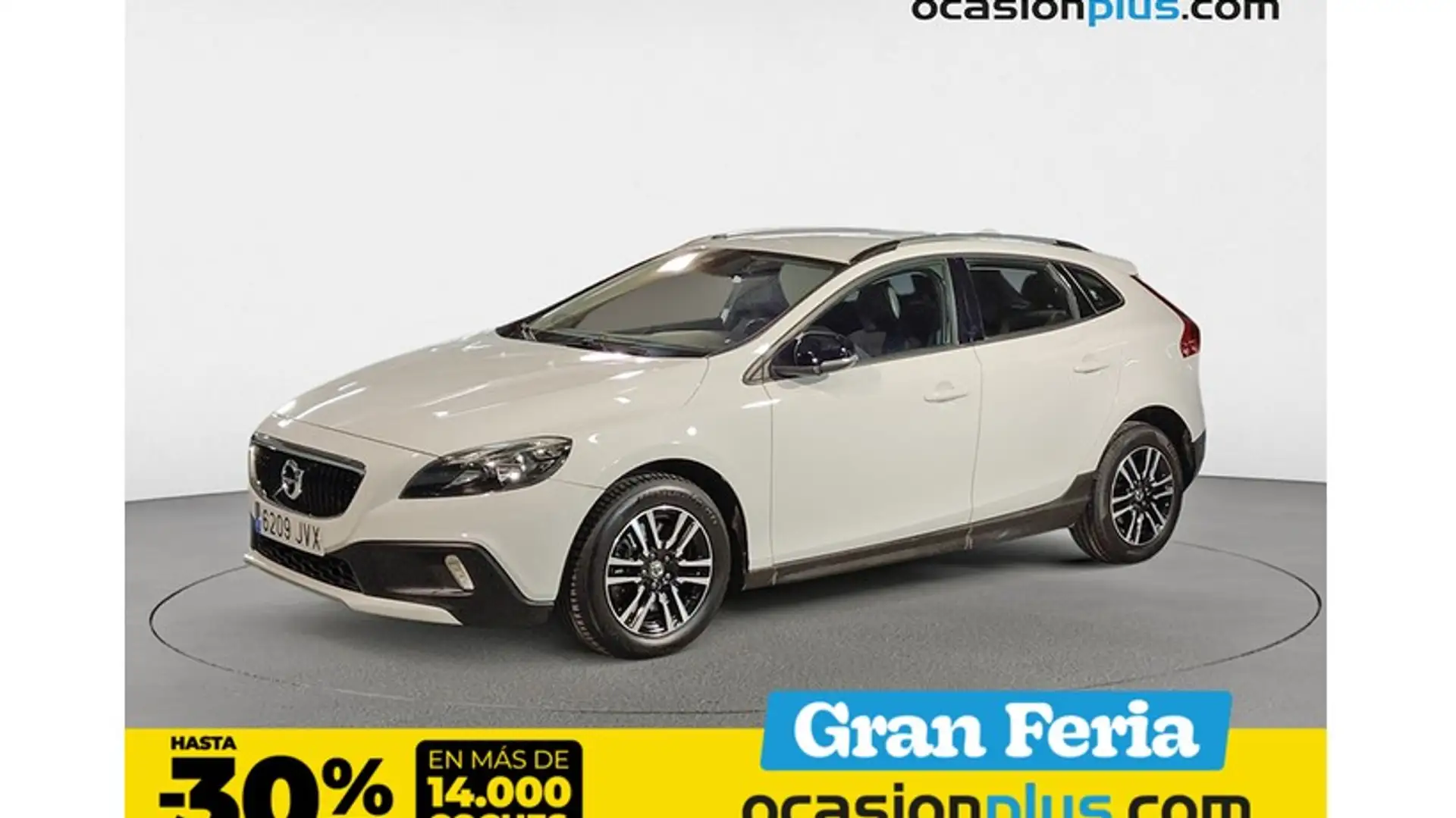 Volvo V40 Cross Country D2 Momentum Aut. 120 Blanc - 1