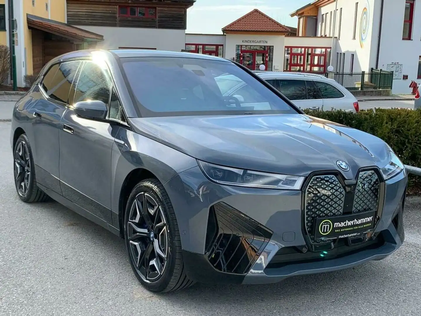 BMW iX 50 xDrive Sport *LASER**SITZKL*H&K*HUD*360°*22'' Grau - 2