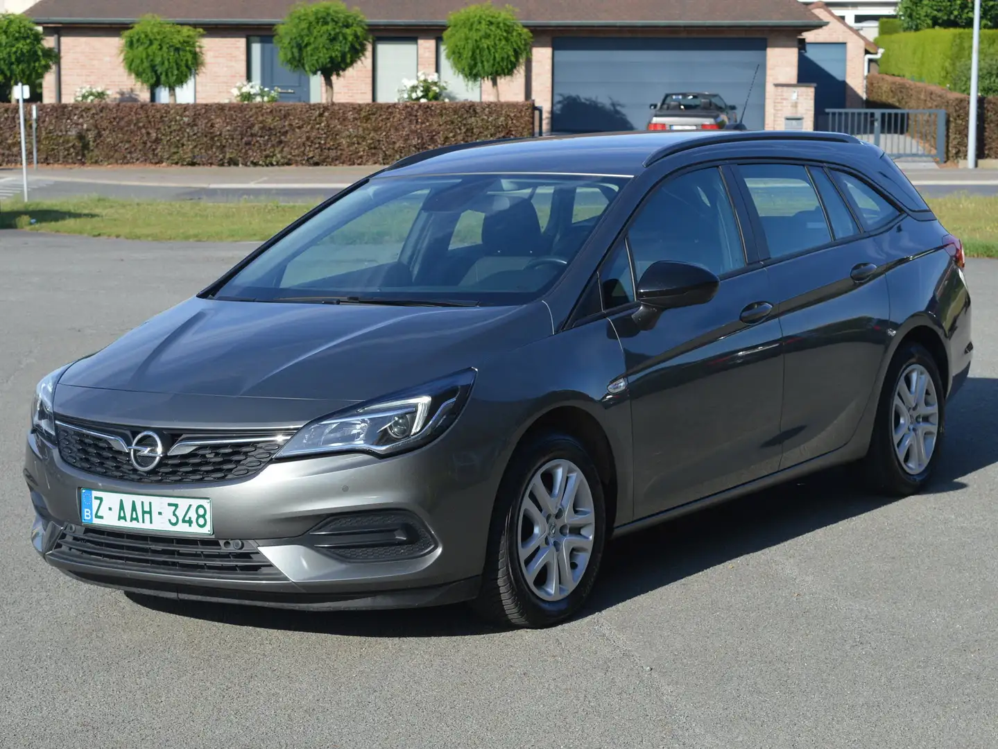 Opel Astra 1.2 Turbo Start/Stop Sports Tourer Edition Grau - 1