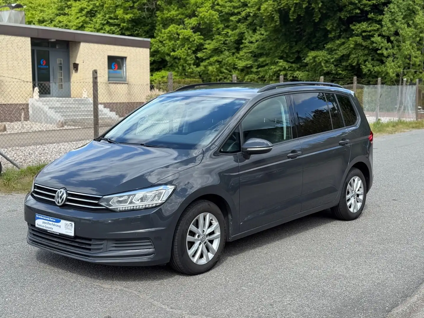 Volkswagen Touran Comfortline *NAVI*AHK*PDC*GARANTIE* Grau - 2