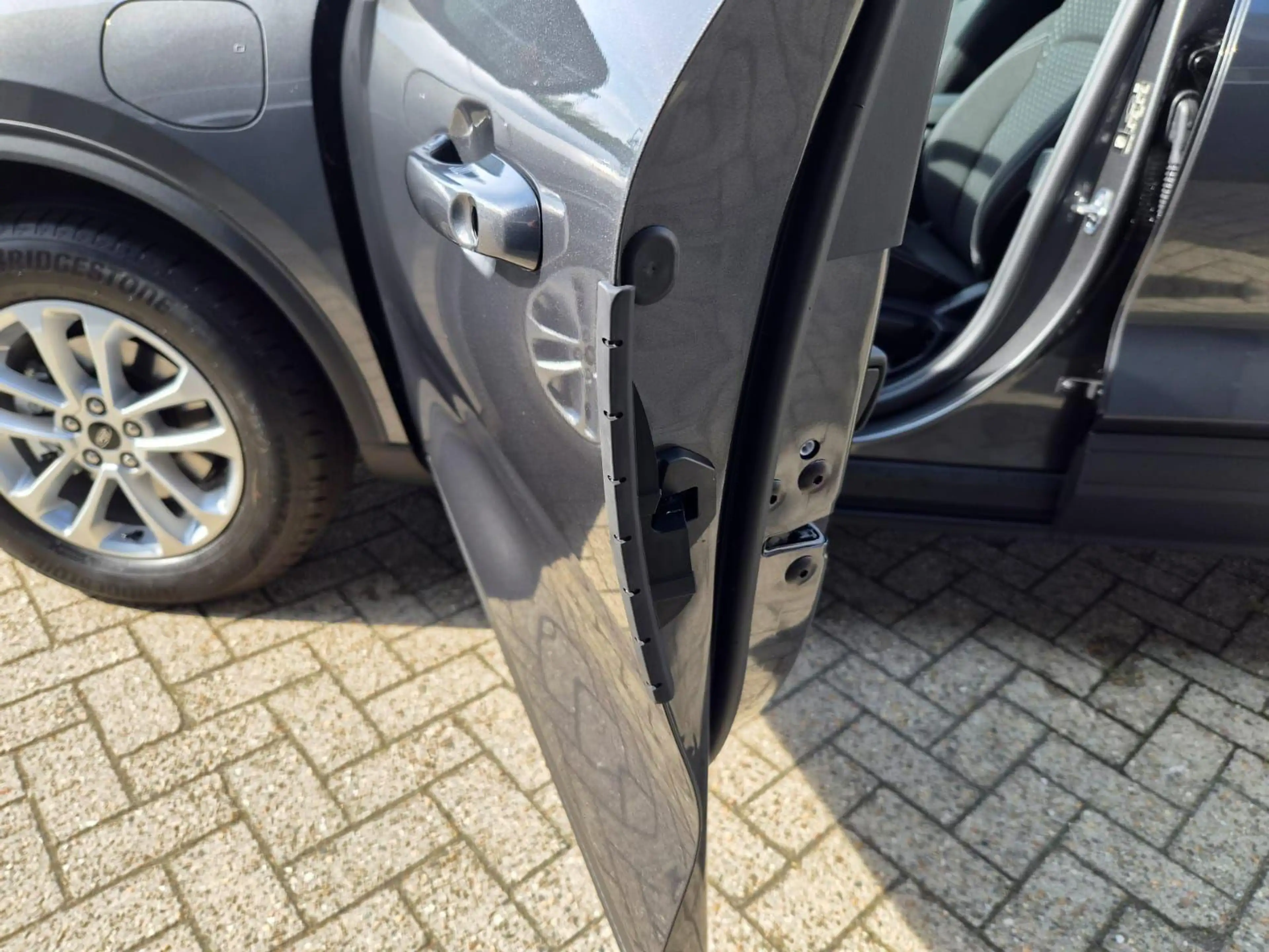 Ford Kuga Titanium 243PS PHEV Automatik Sitzheizung v+h L... — photo 13