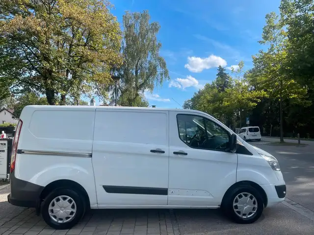 Ford Transit Custom view 5