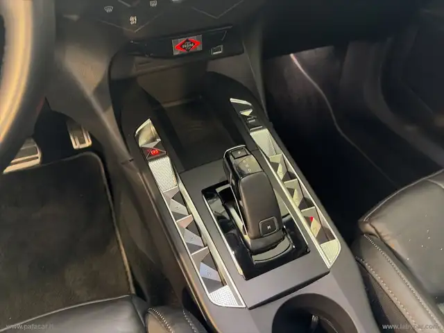 DS Automobiles DS 3 Crossback view 12