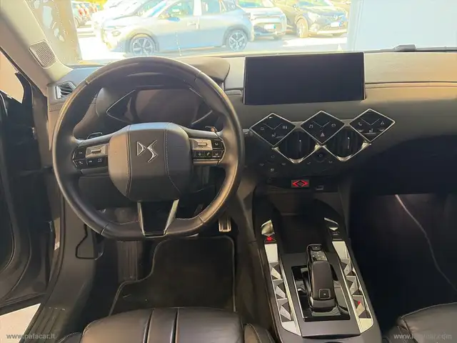 DS Automobiles DS 3 Crossback view 11