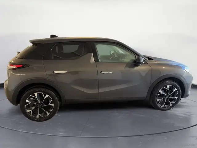 DS Automobiles DS 3 Crossback view 4