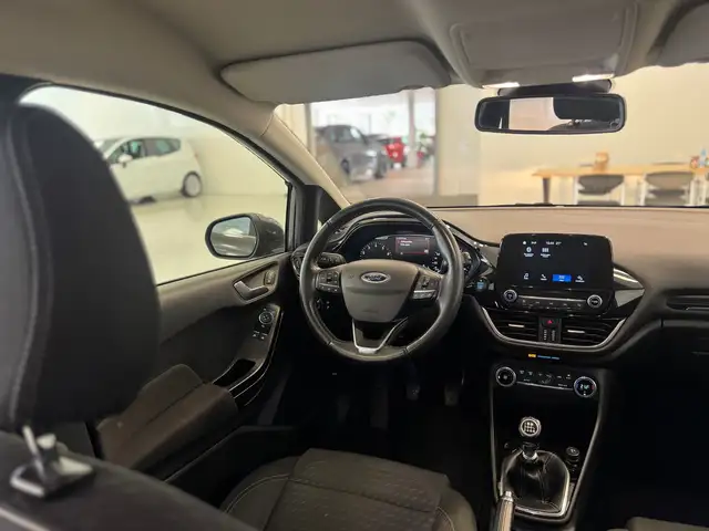 Ford Fiesta view 9