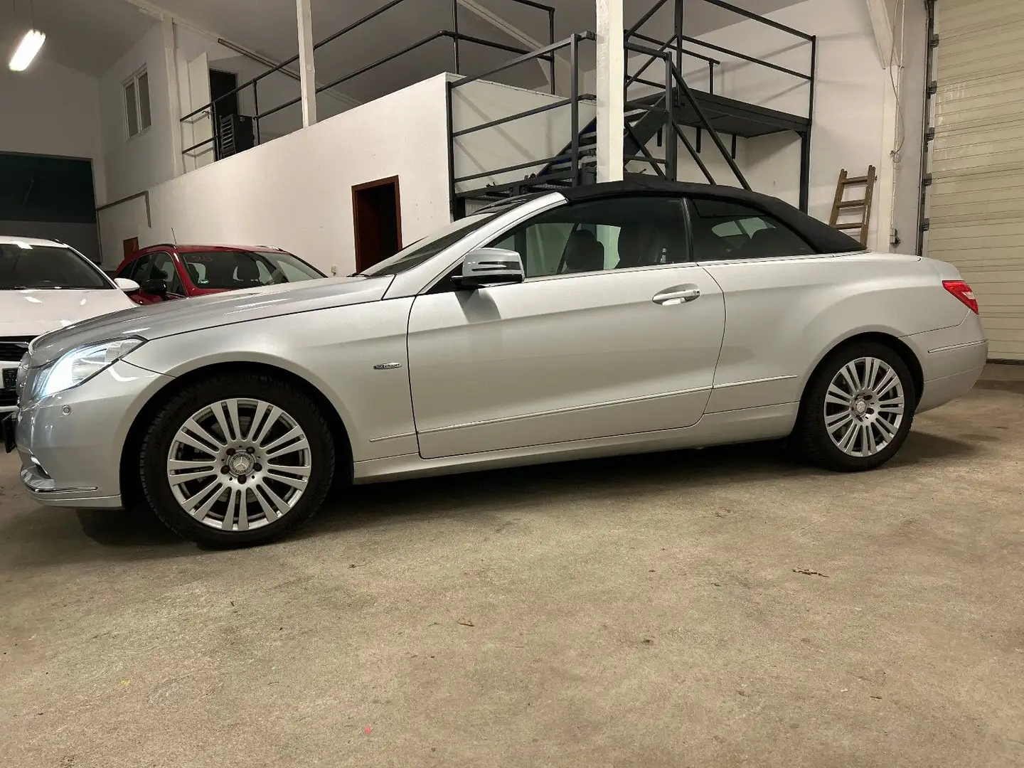 Mercedes-Benz E 250 E -Klasse Cabrio CDI BlueEfficiency*V.Lede Silber - 1