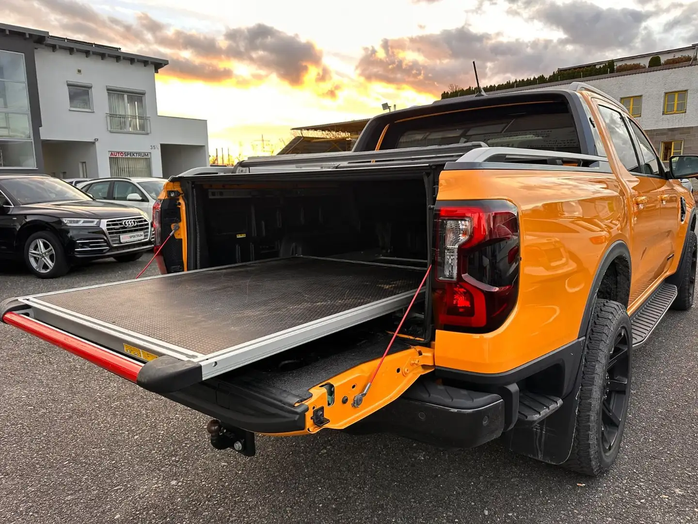 Ford Ranger Wildtrak e-4WD Doppelkabine Orange - 2