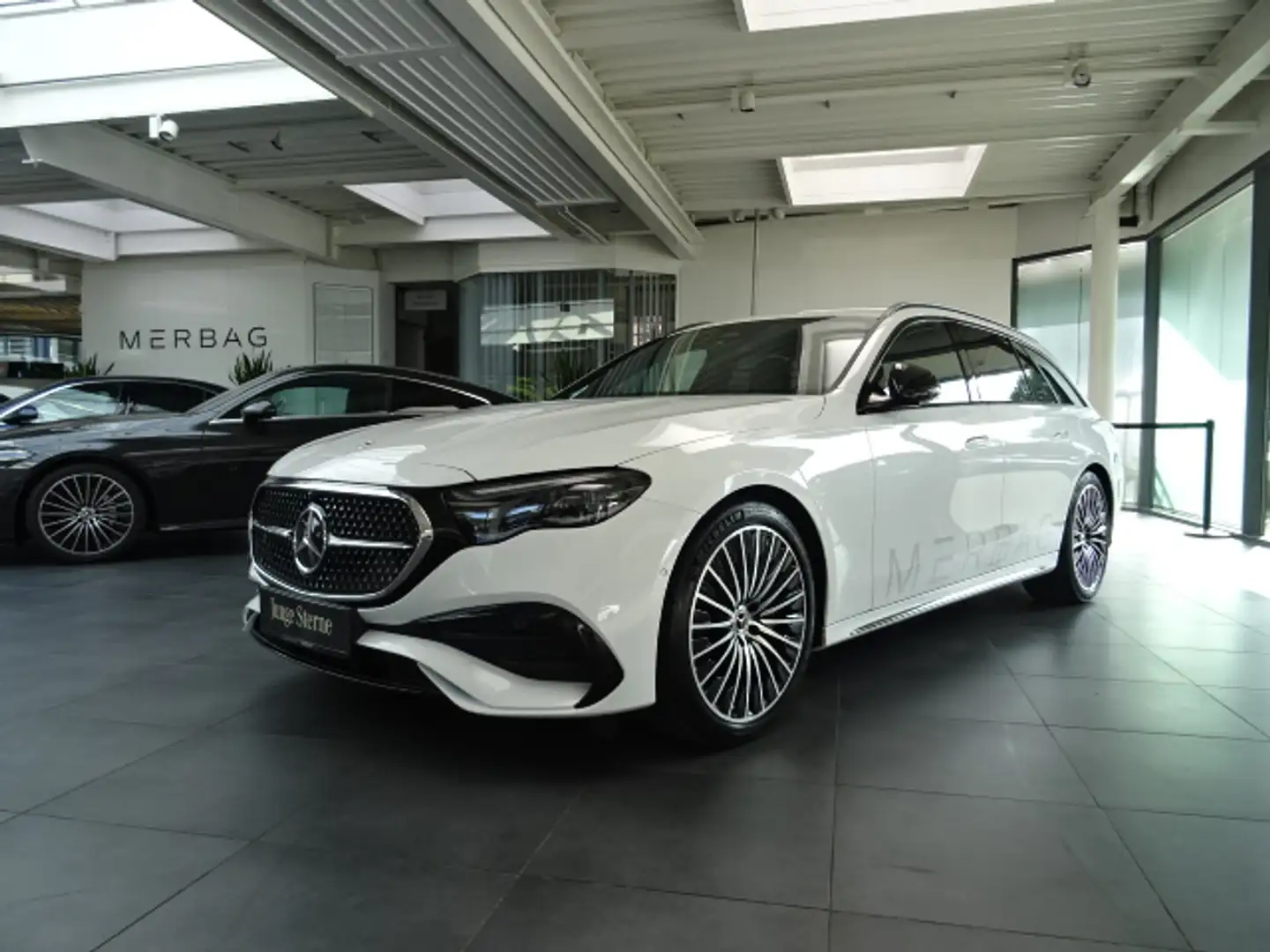 Mercedes-Benz E 300 T e *AMG Night Digital Premium 20" Burm Bianco - 2