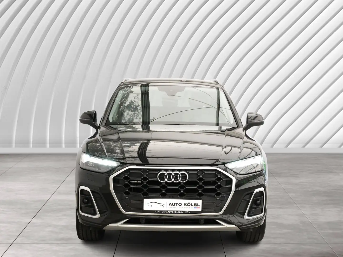 Audi Q5 40 TDI quattro S line RFK NAVI LED Massage Schwarz - 2