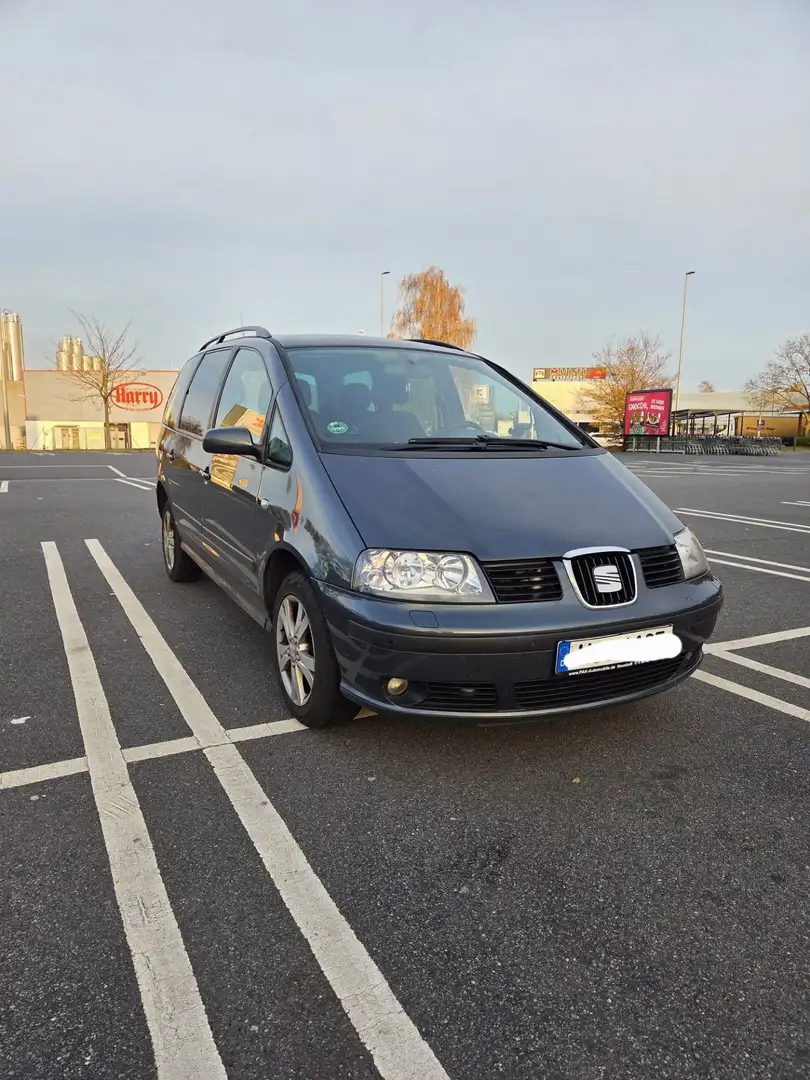 SEAT Alhambra 2.0 TDI DPF Reference Grau - 1