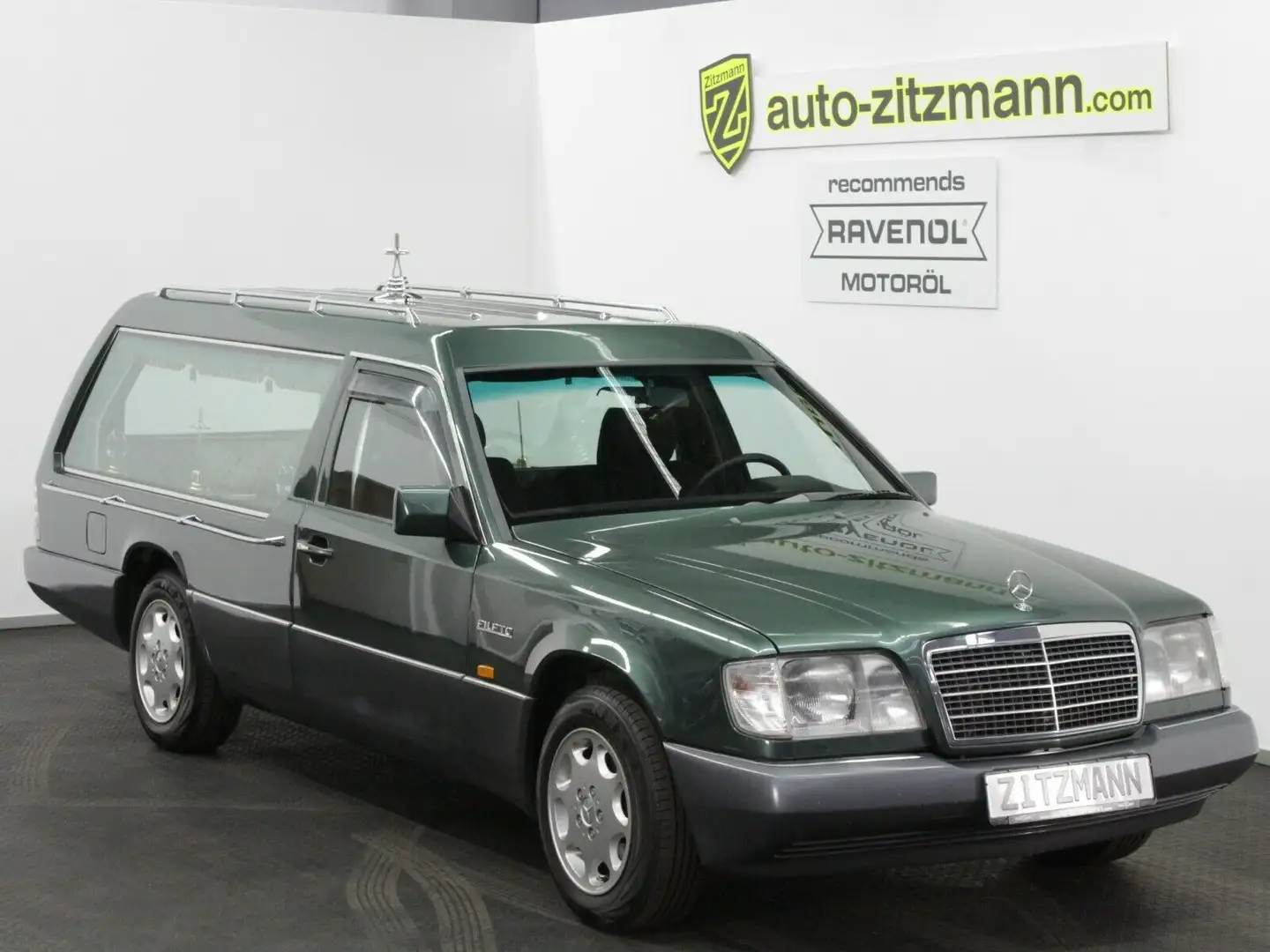 Mercedes-Benz 250 D | PILATO | Bestattungsfahrzeug W124 Verde - 1