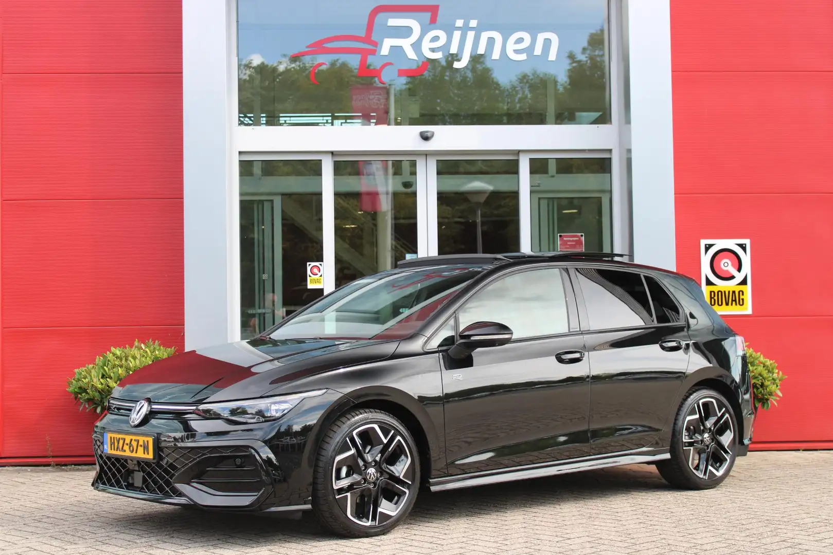 Volkswagen Golf 8.5 1.5 eTSI 150PK AUTOMAAT R-LINE EDITION | PANOR Nero - 1