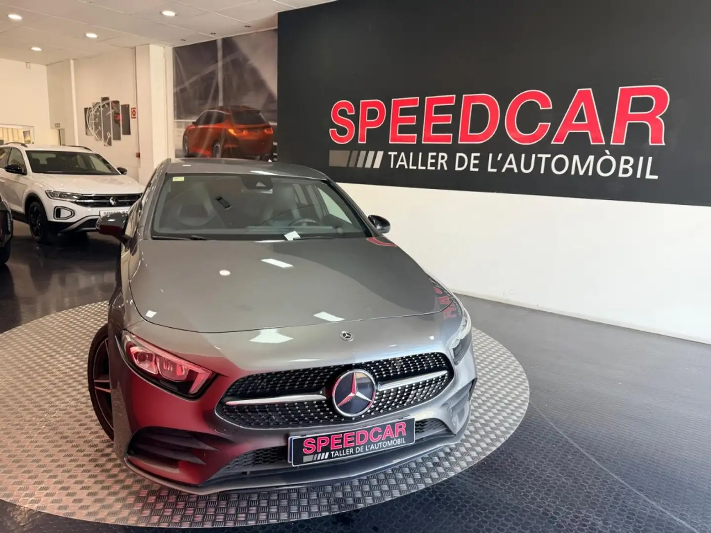 Mercedes-Benz A 180 180d 7G-DCT Gris - 1