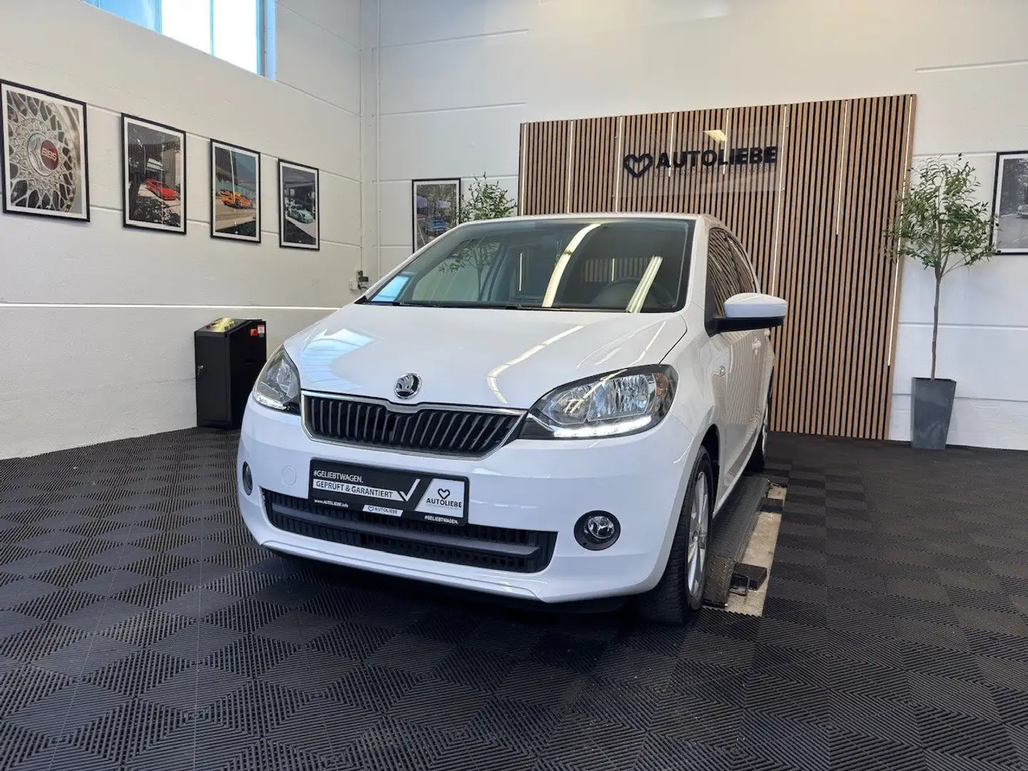 Skoda Citigo 1.0 MPI Style AUTOMATIK*PDC*SHZ*DAB*1HAND Weiß - 2
