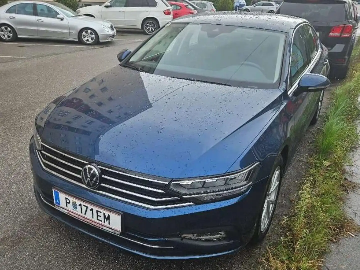 Volkswagen Passat 2,0 TDI 4Motion DSG Business Blau - 1
