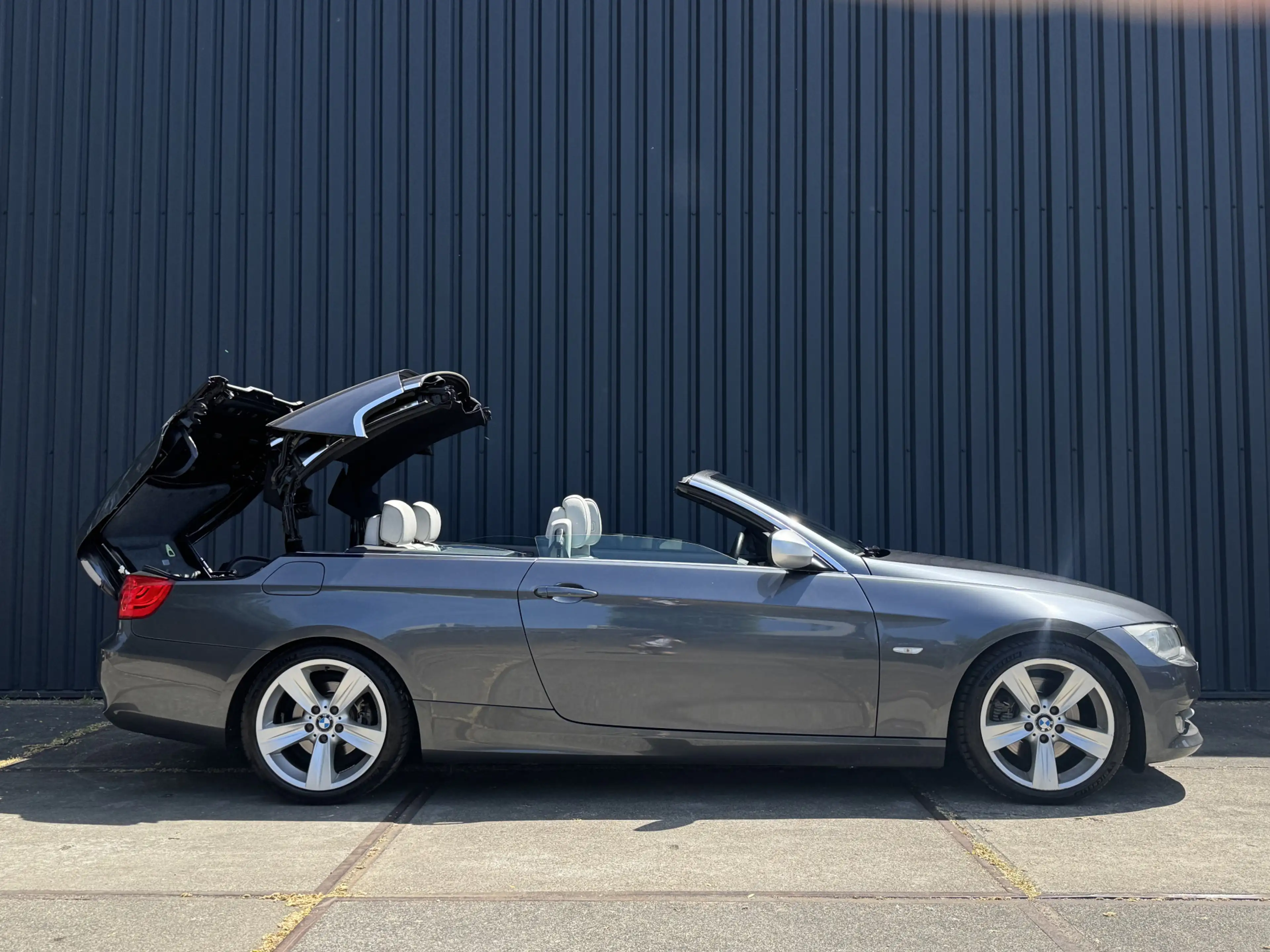 BMW 325 3-serie Cabrio 325i M Sport 6 cilinder Incl histor — photo 48