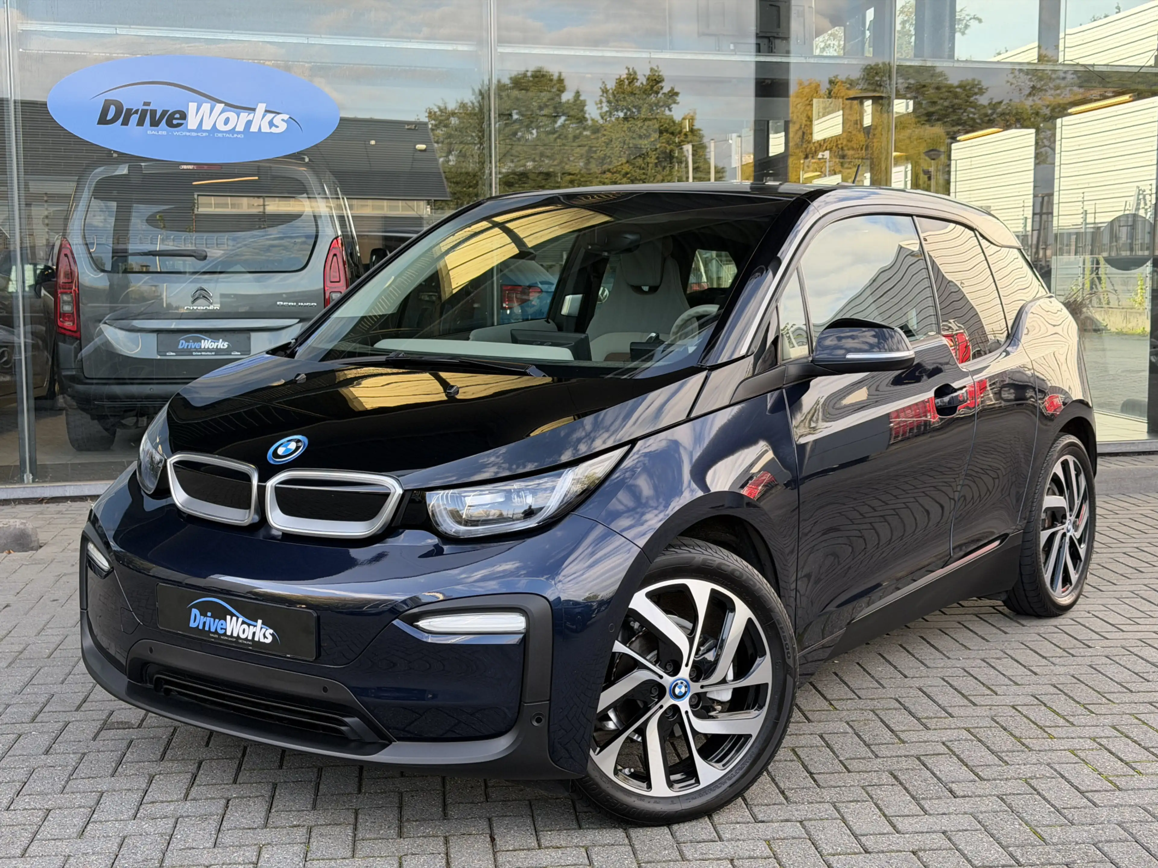 BMW i3 Executive Edition 120Ah 42 kWh | Camera | Groot Na
