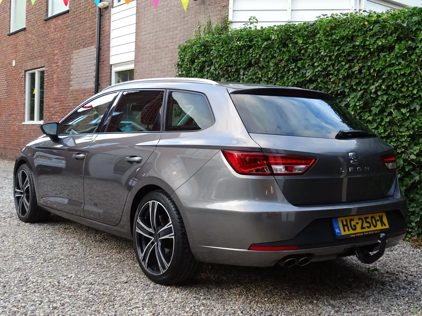 SEAT Leon ST 1.4 EcoTSI FR Connect Grau - 2