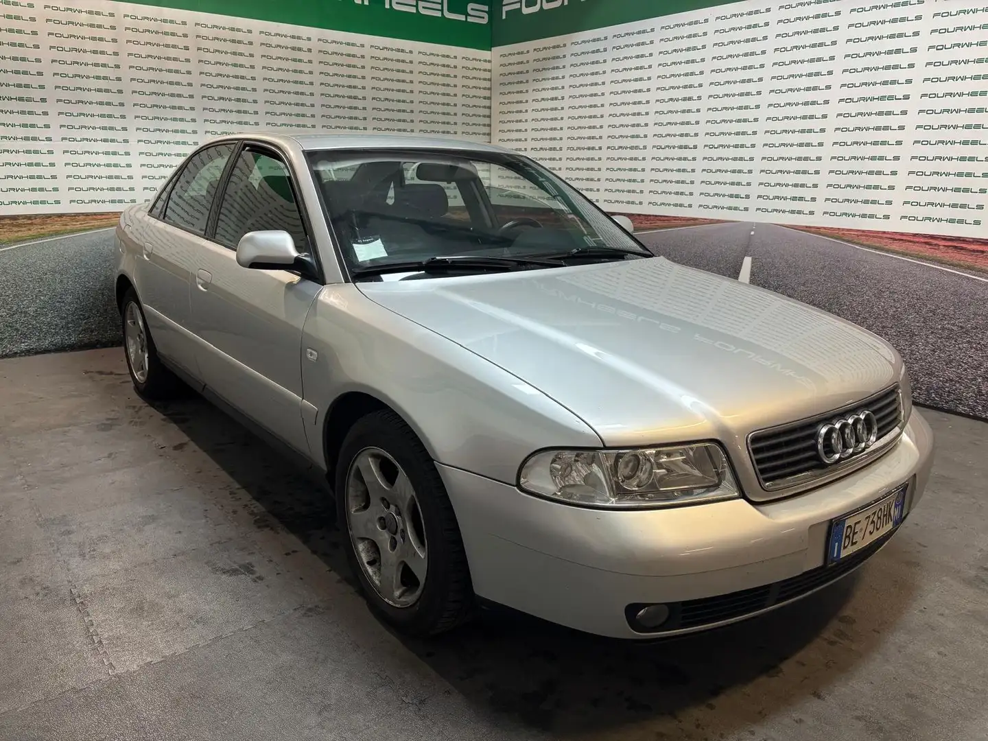 Audi A4 A4 1.8t 180cv FL Argent - 2