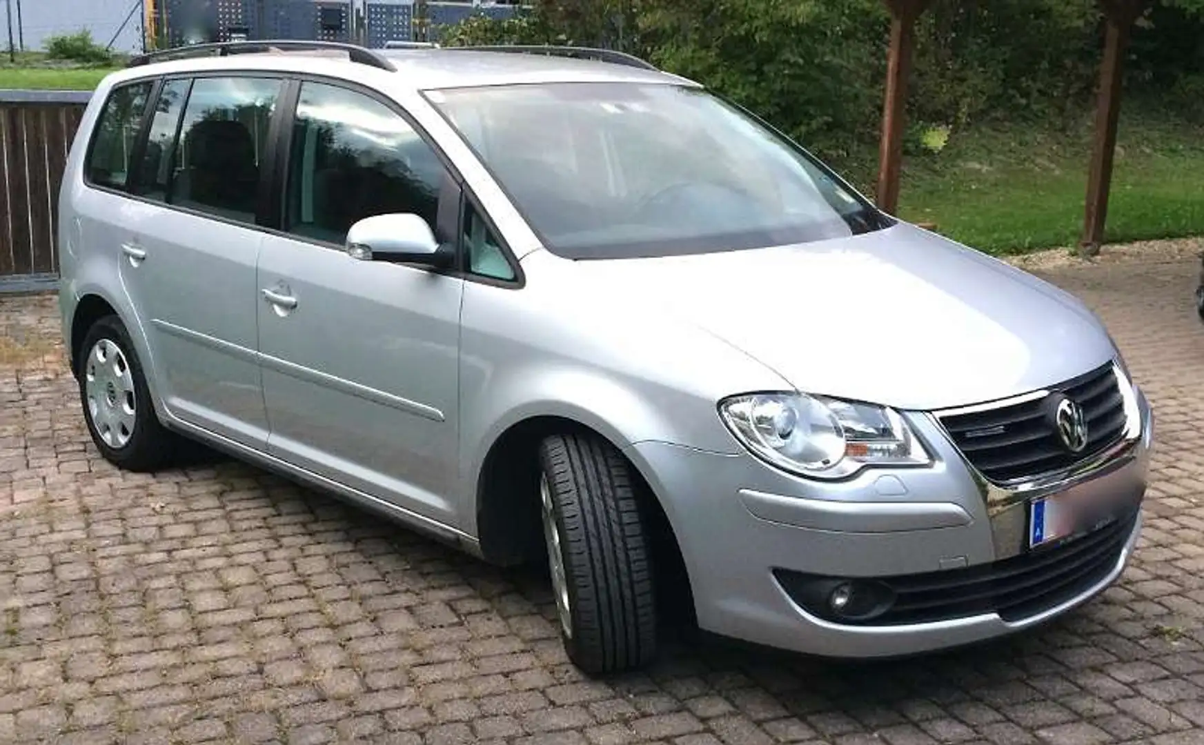 Volkswagen Touran Touran Edition 1,9 TDI DPF Edition Silber - 2