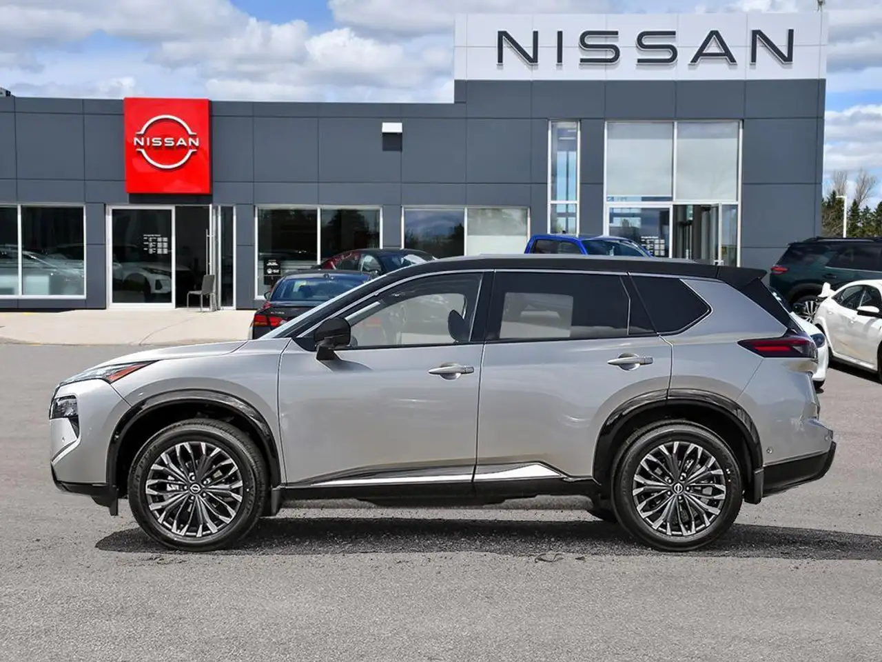 Nissan Rogue снимка Nissan Rogue