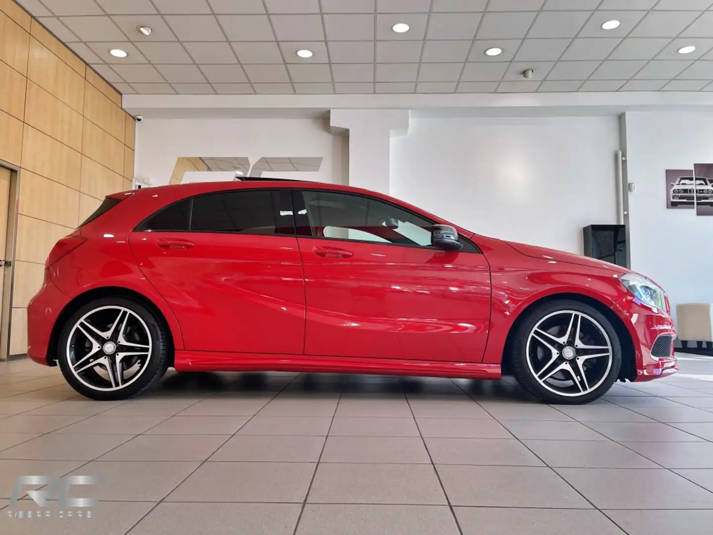 Mercedes-Benz A 250 BE Sport 7G-DCT Roşu - 2