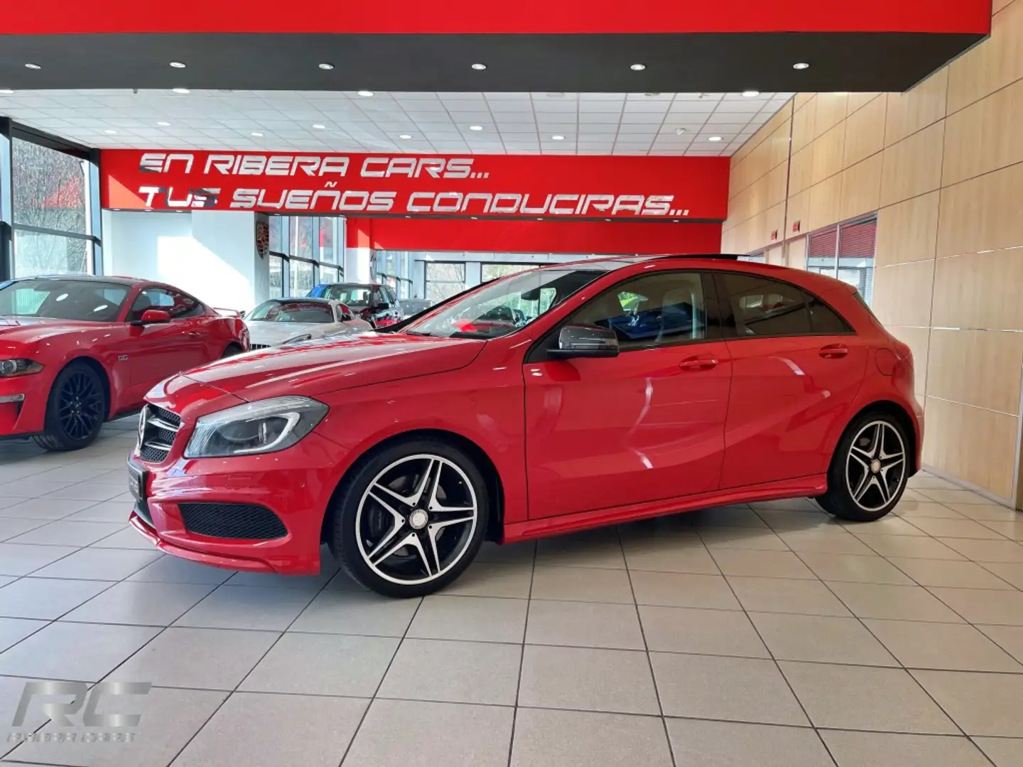 Mercedes-Benz A 250 BE Sport 7G-DCT Roşu - 1
