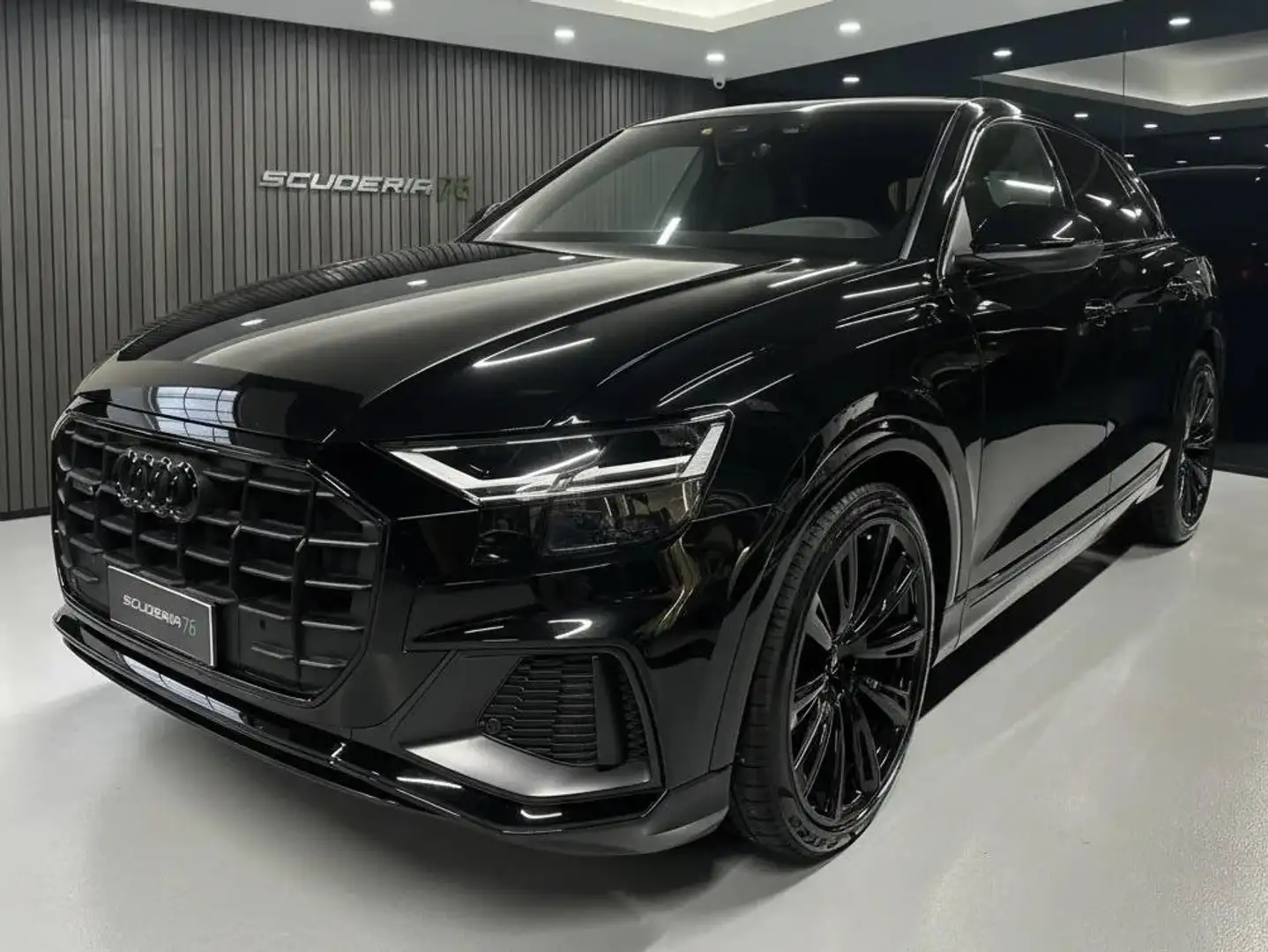 Audi Q8 50 TDI 286 CV quattro tiptronic S-LINE Schwarz - 1