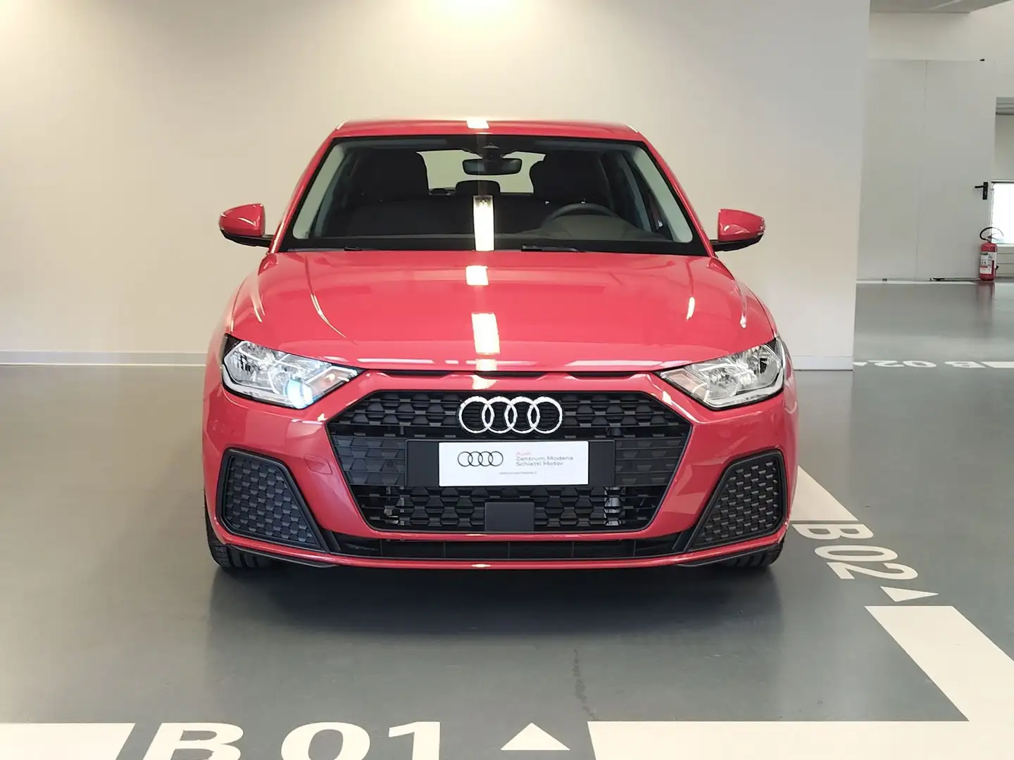 Audi A1 SPB 30 TFSI Business Rosso - 2