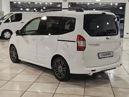 Annonce voiture d'occasion Ford Tourneo Courier - CARADIZE